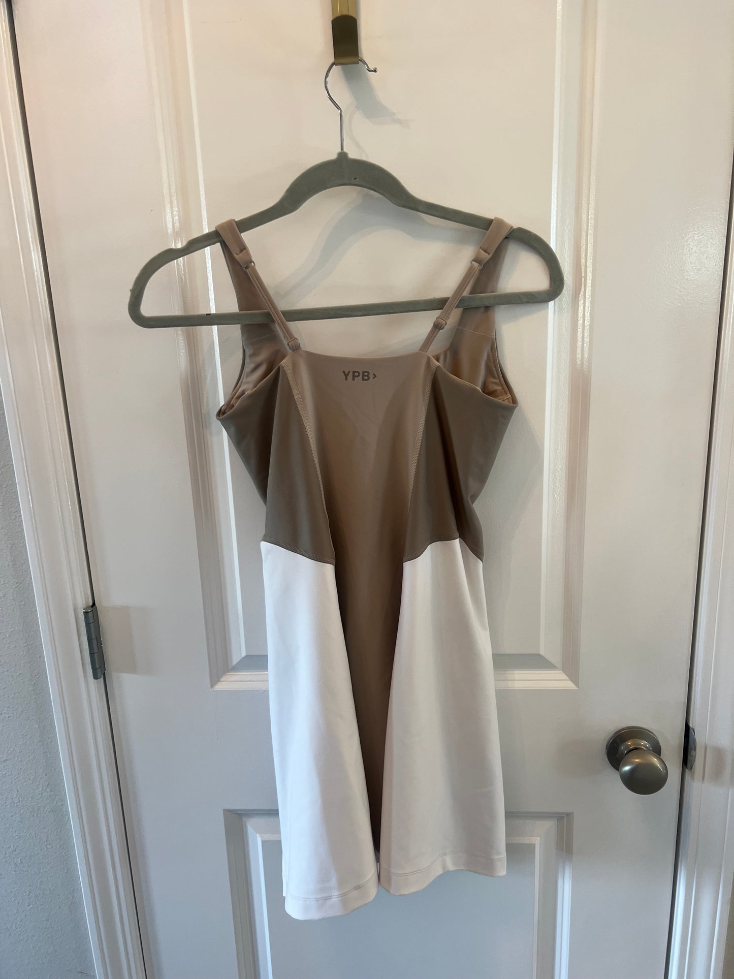 Abercrombie YPB Active Dress Women’s Size Small Tan