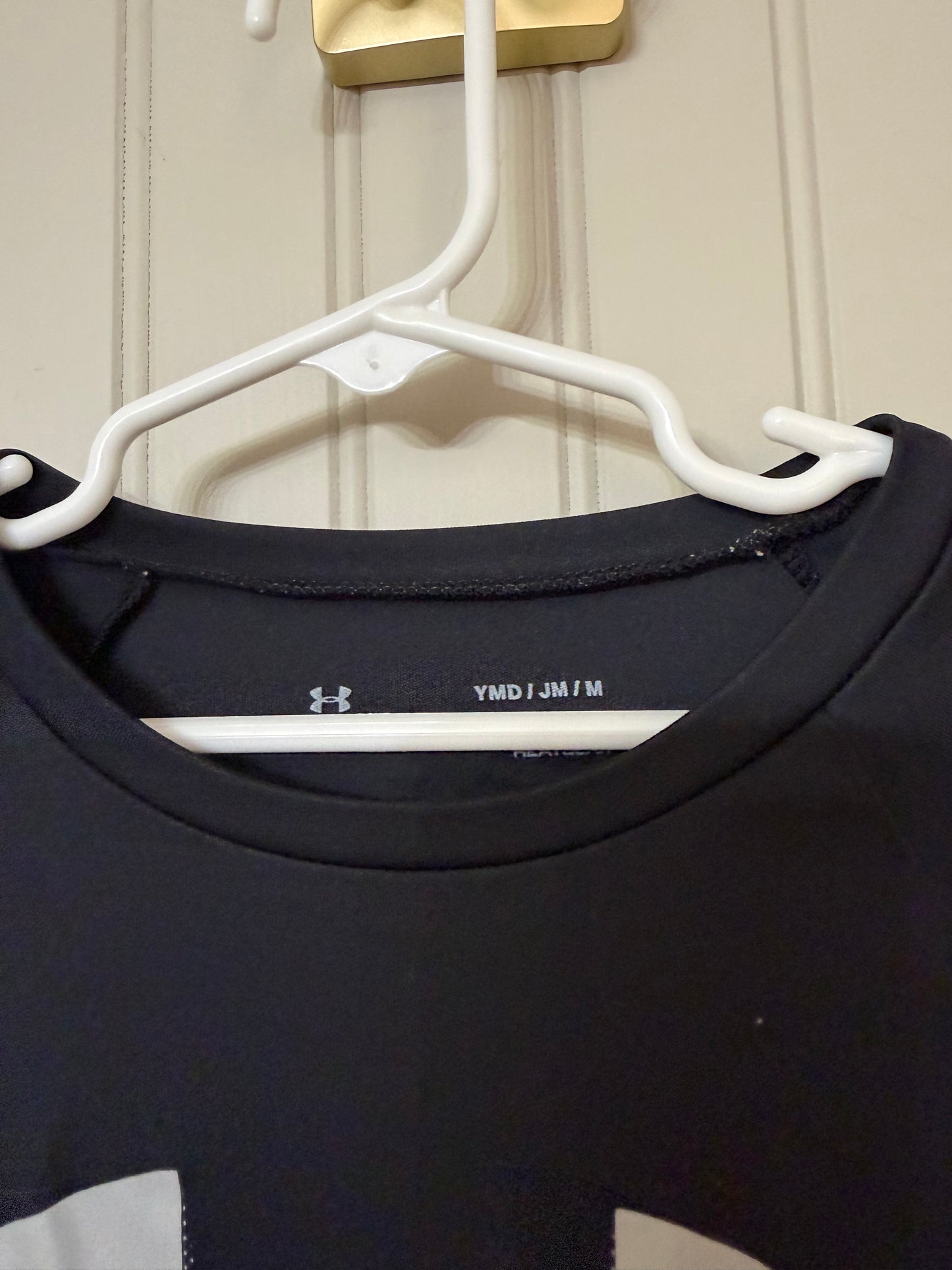 Under Armour Tee Youth Size Medium Black
