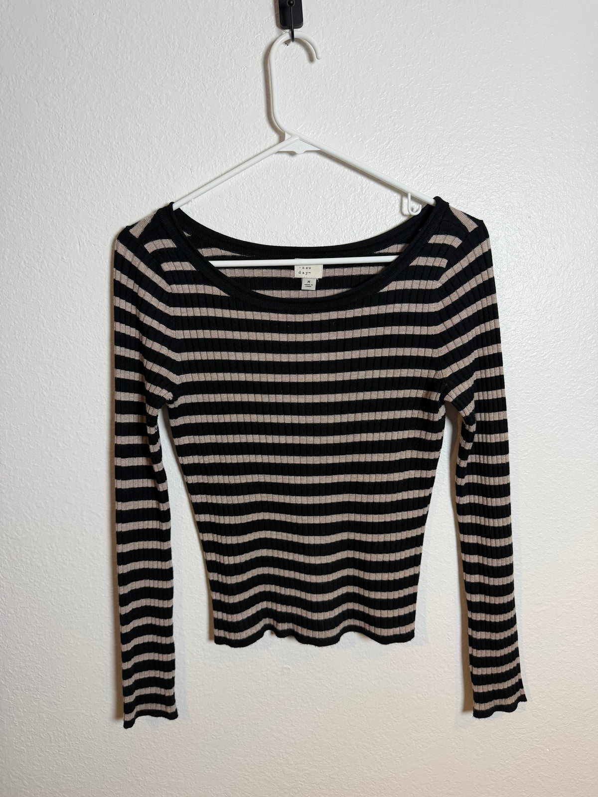 A New Day Women’s Sweater Size Medium