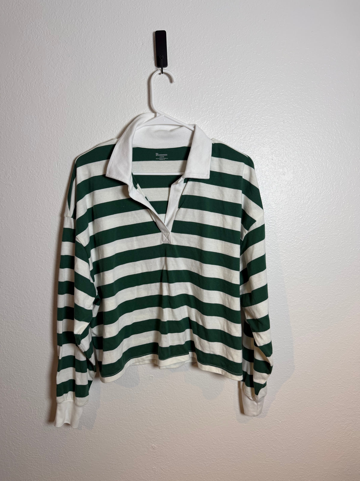 NB women’s top size medium