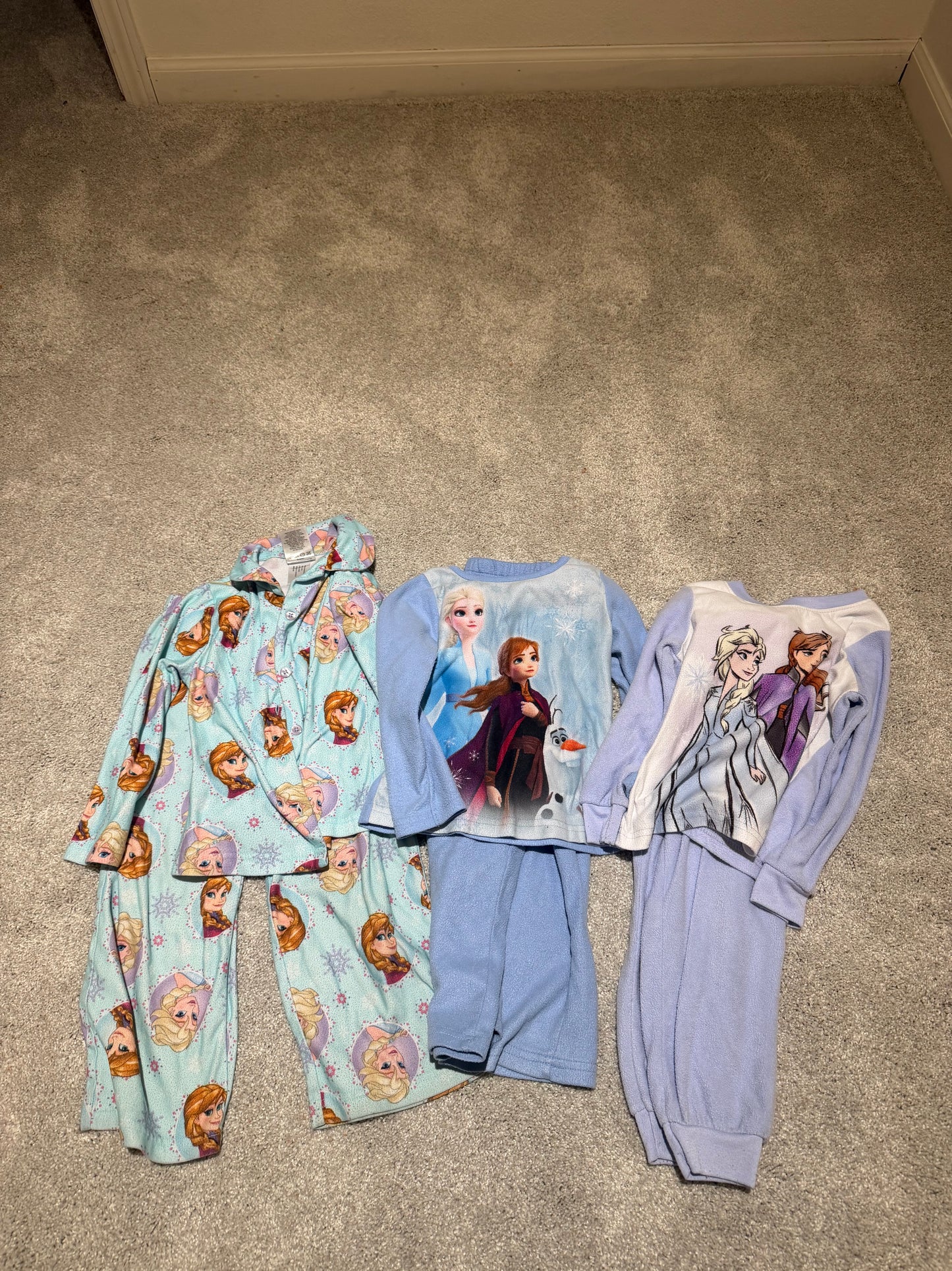 Frozen pajama set size 4Y