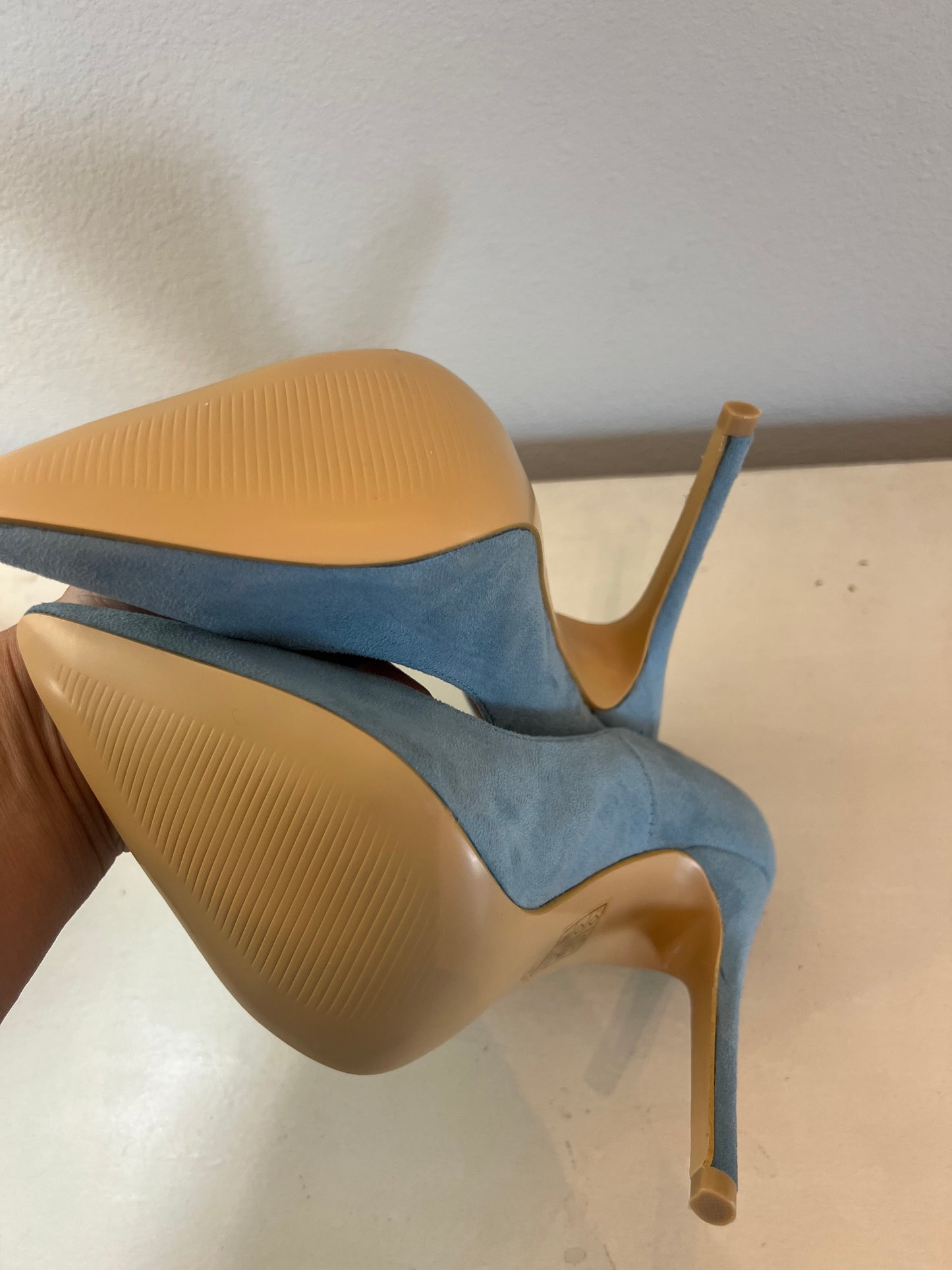 Women’s Blue Faux Suede Heels Size 6
