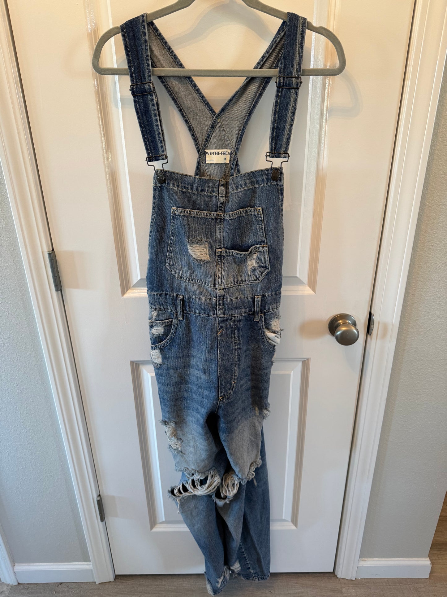 Free People We the Free Distressed Denim Overalls Women’s Medium