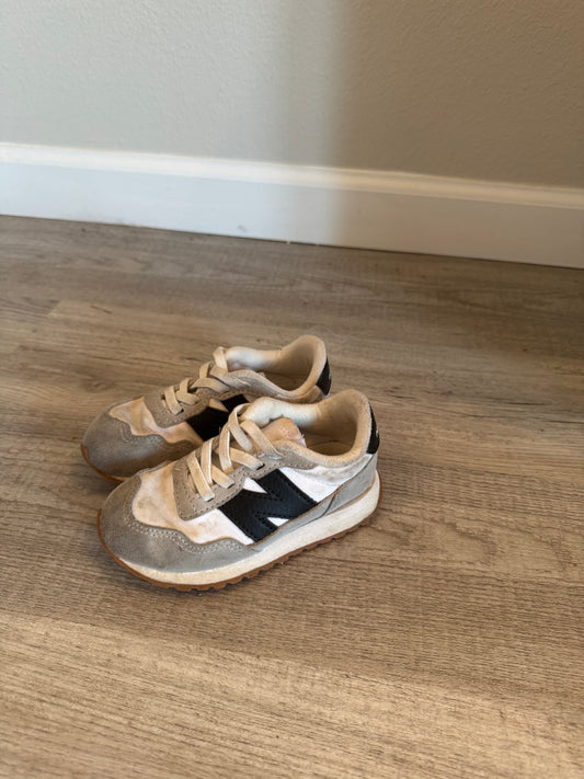 Toddler New Balance Shoes Size 9