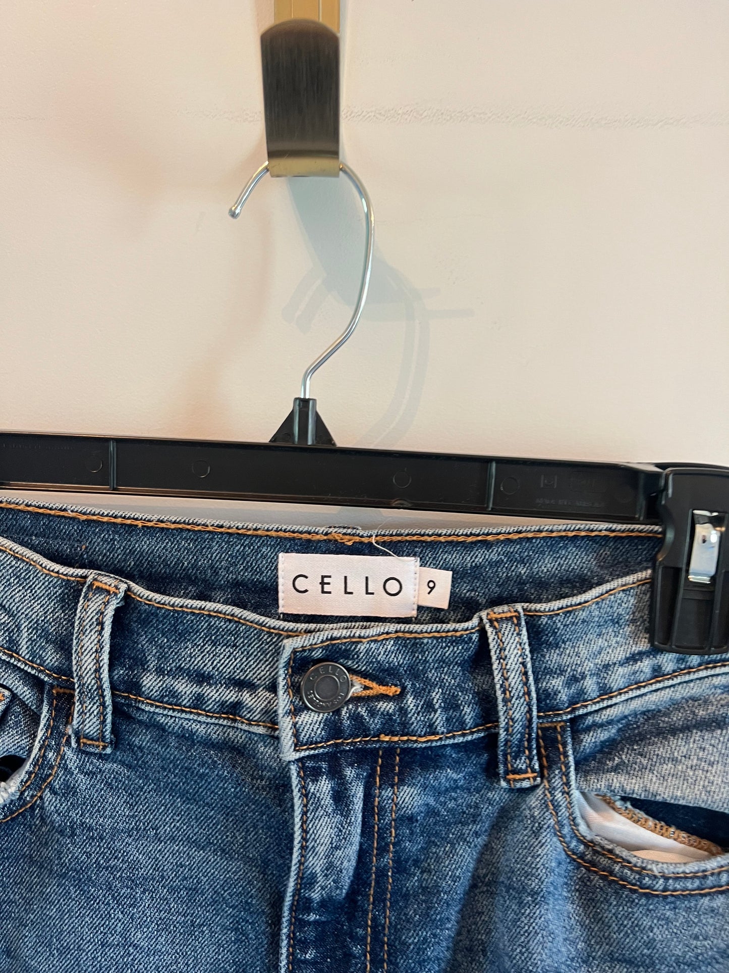 Cello Distressed Jeans Jr’s Size 9 (Women’s Size 8)