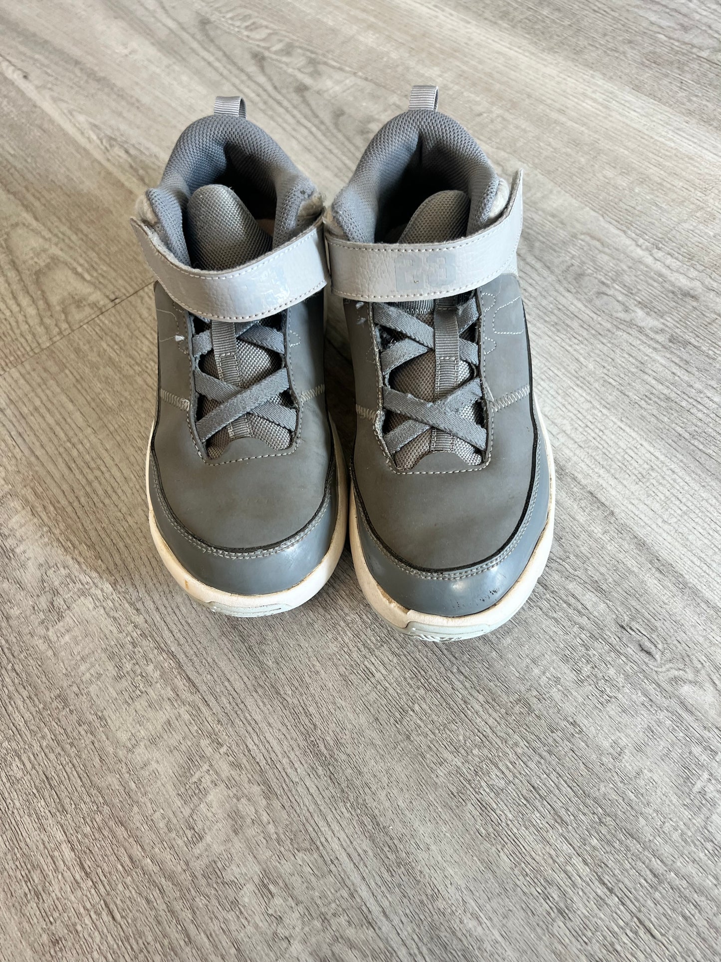 Jordan Velcro Sneakers Big Kid Size 3 Gray