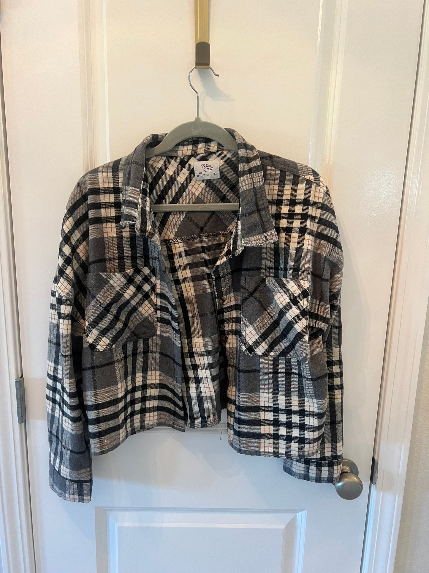 Mila & Tiff Plaid Flannel Button Front Shirt Women’s Size XL Gray