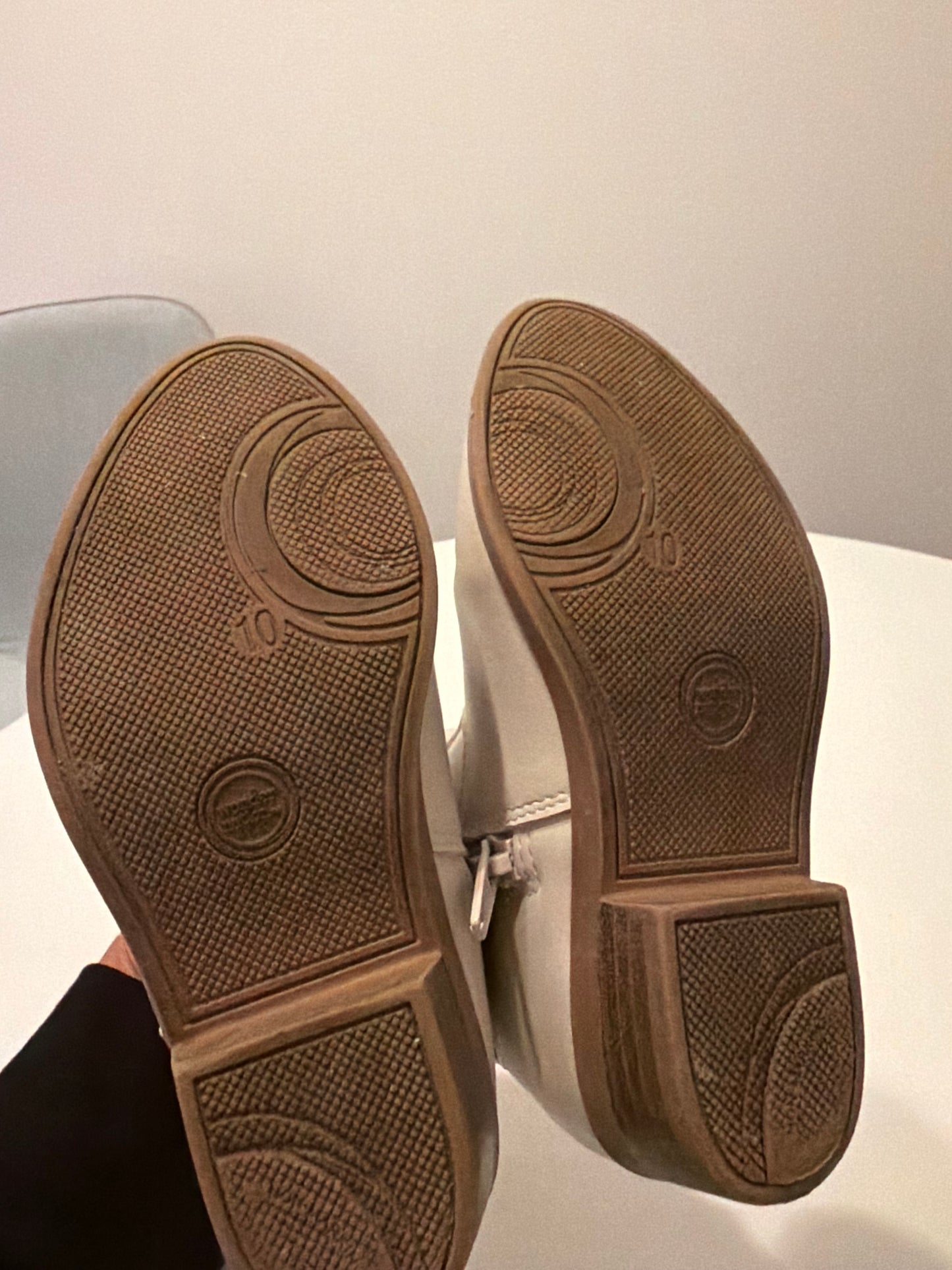 Toddler bow boots size 10