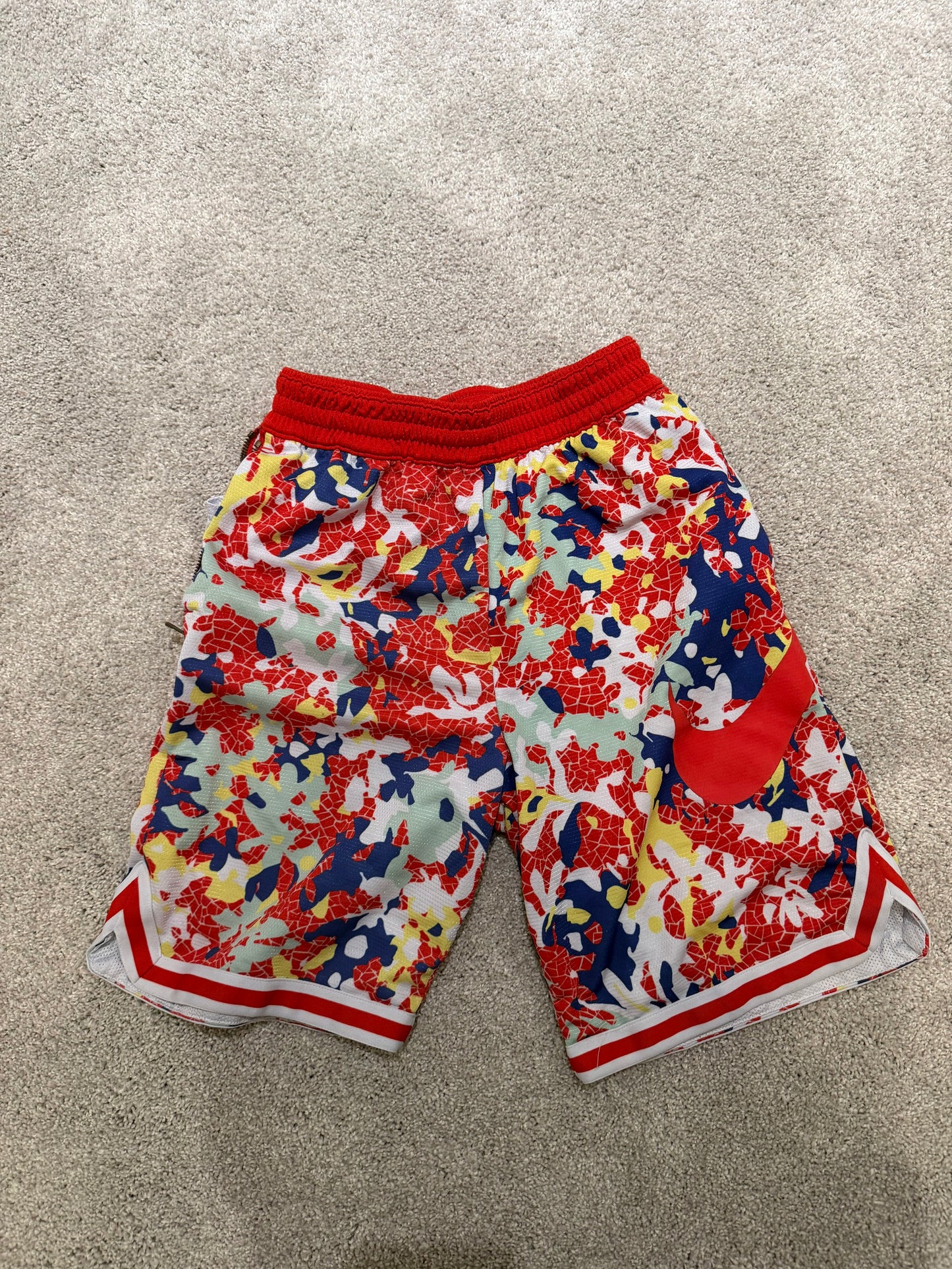 Nike Basketball Shorts Youth Size XL Red