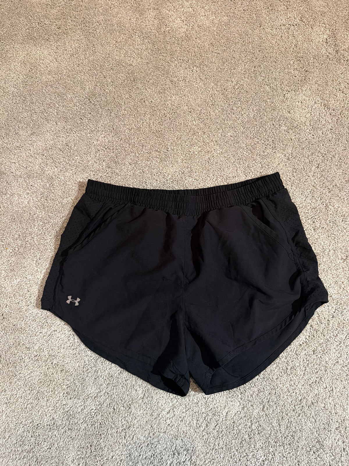 Women’s Under Armour Shorts Size Medium