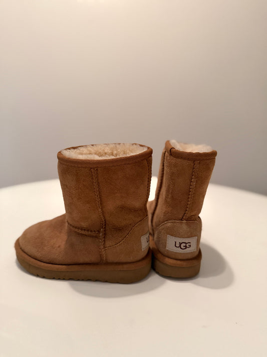 Ugg Boots Toddler Size 9T Chestnut