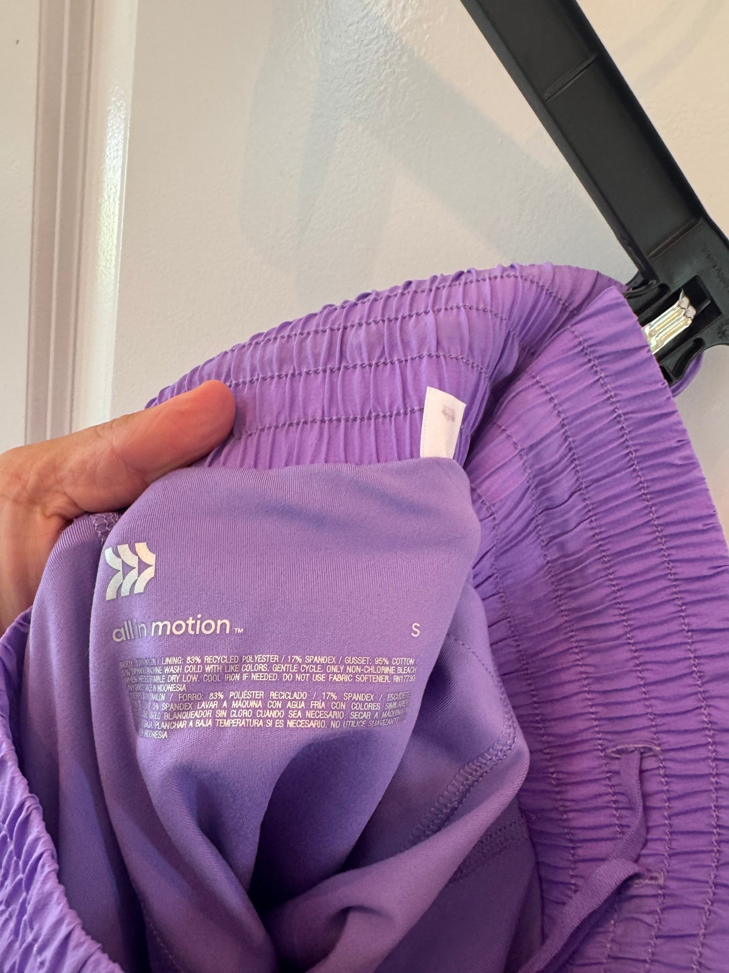 All in Motion Active Shorts Women’s Small Purple