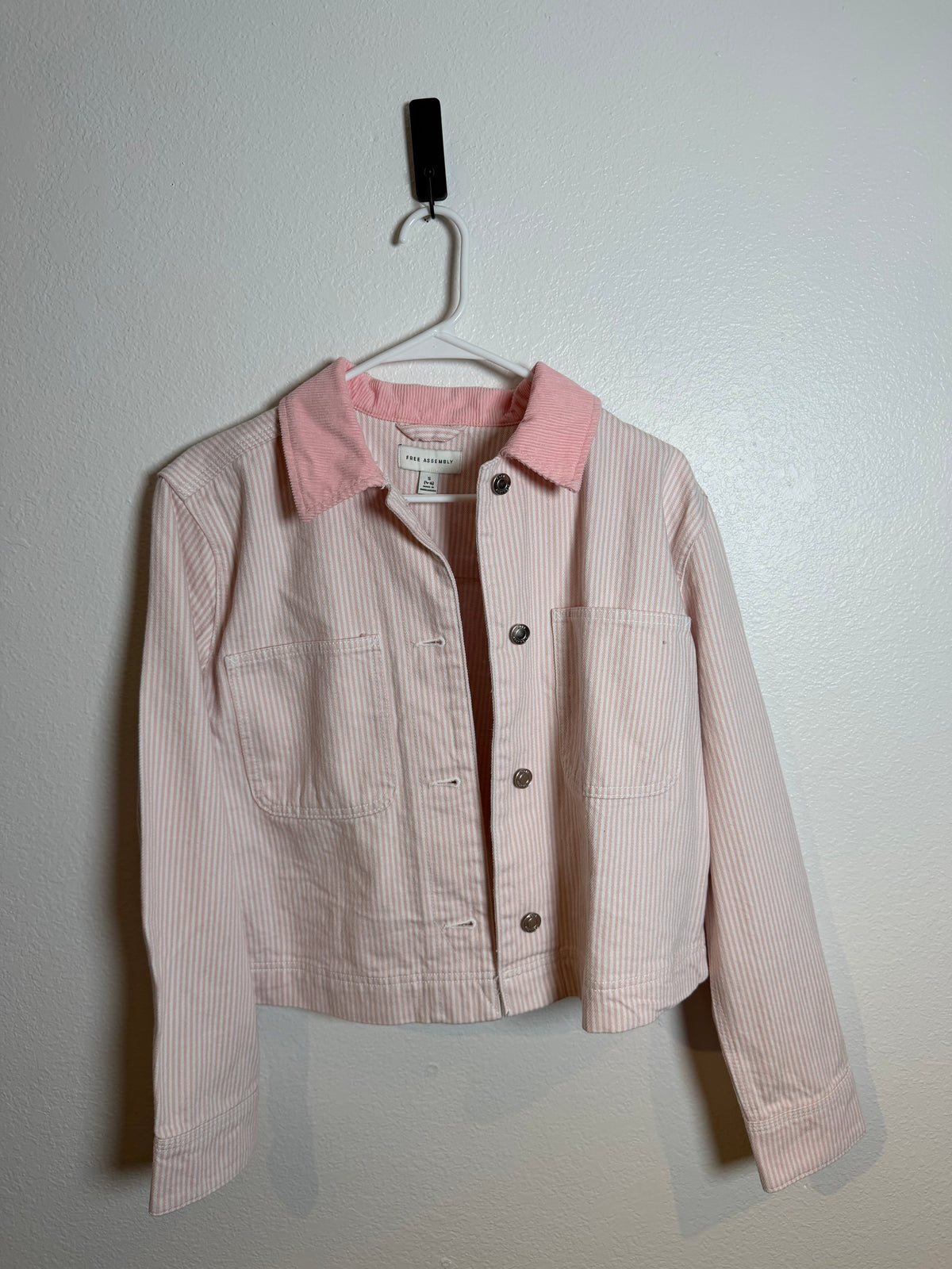 Free Assembly Pink Jacket Size Small