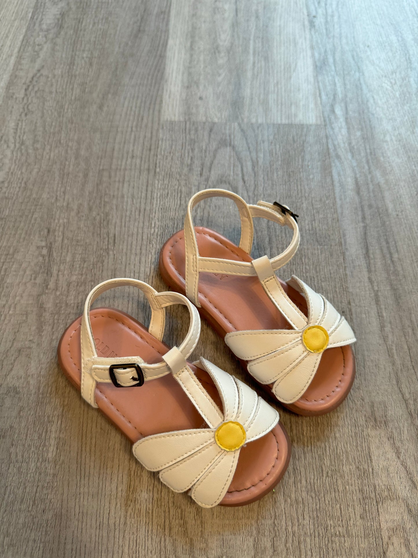 Old Navy T-Strap Daisy Sandals Toddler Girl Size 8 White