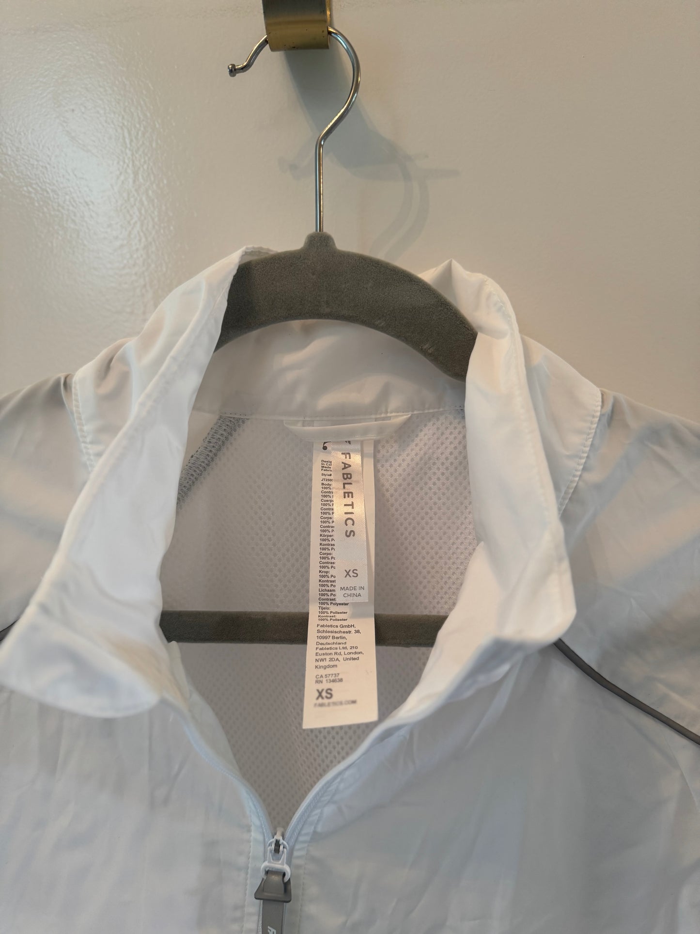Fabletics Oversized Reflective Flyweight Windbreaker Jacket Women’s XS NWT White