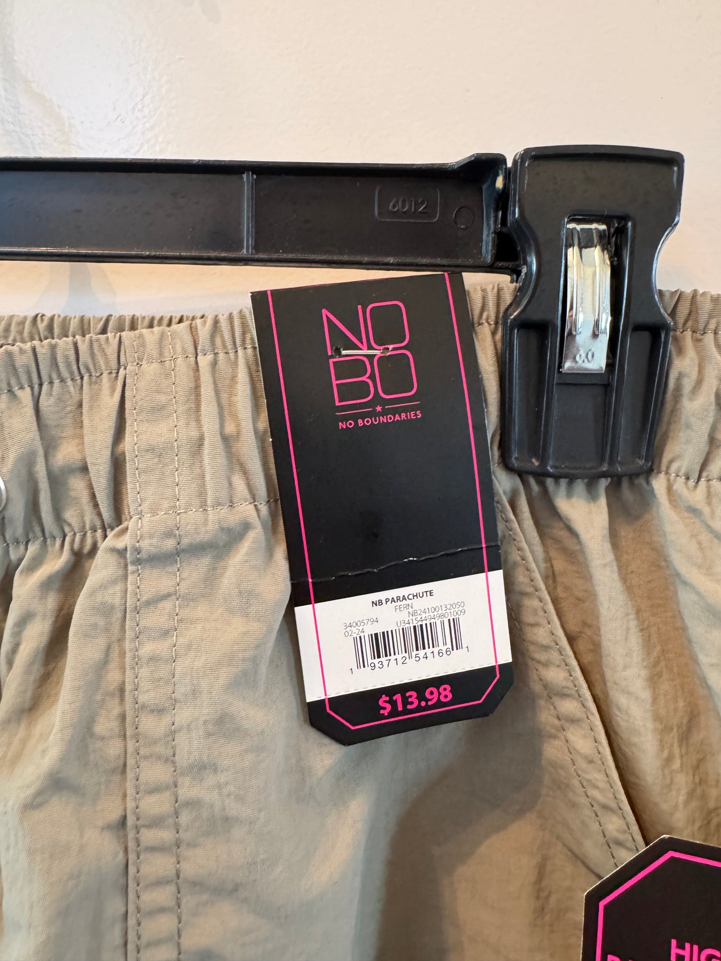 No Boundaries Olive Green Pants Size Small