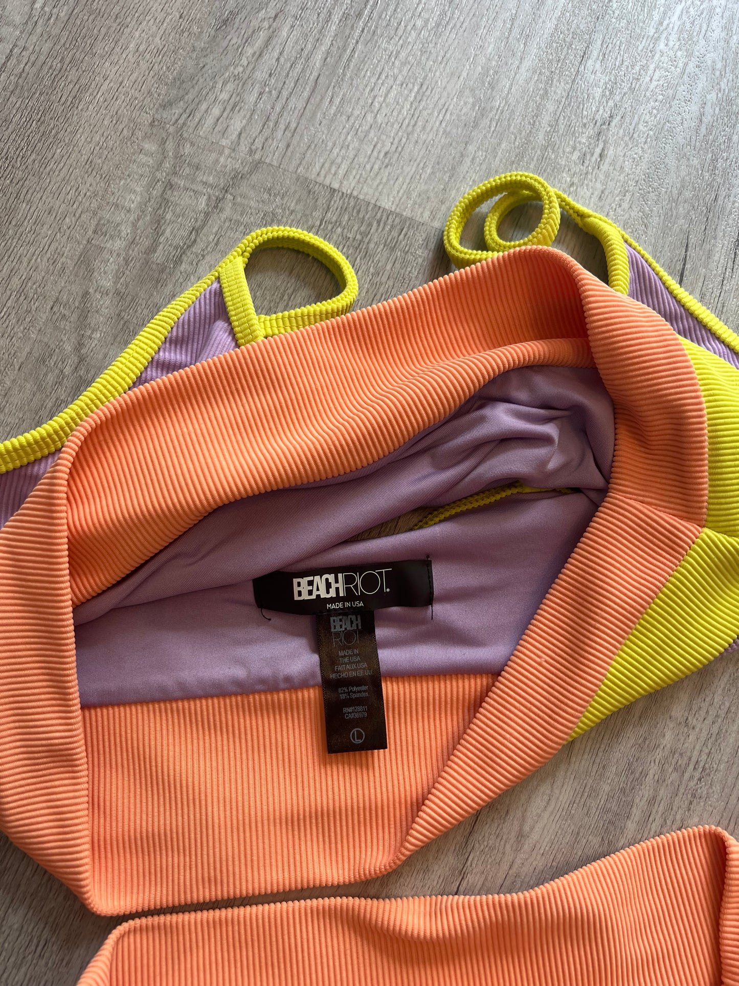Women’s Beach Riot Swimsuit Size Medium Bottoms & Large Top