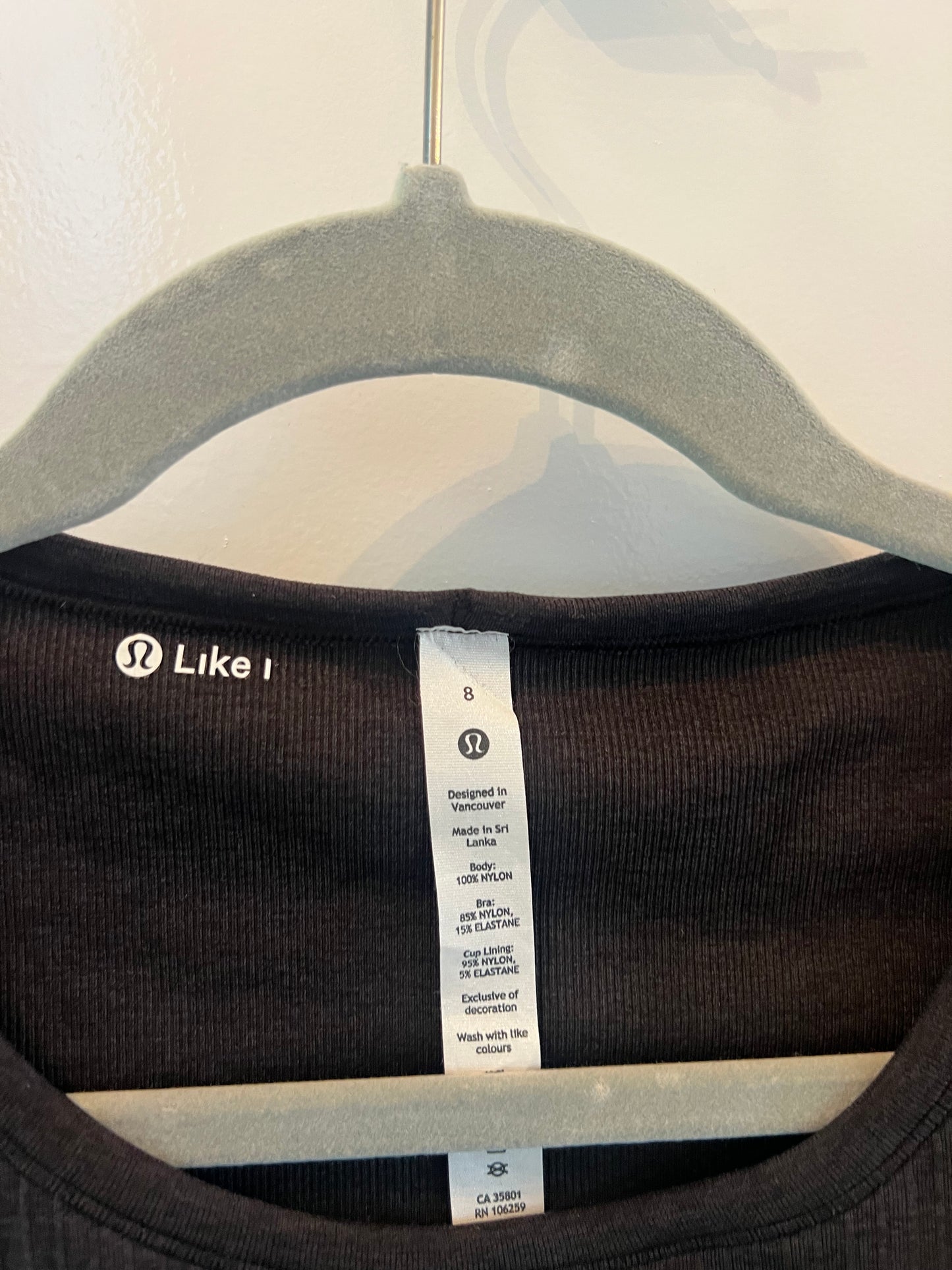 Lululemon Crop Scoop Neck Long Sleeve Top Women’s Size 8 (Medium) Black