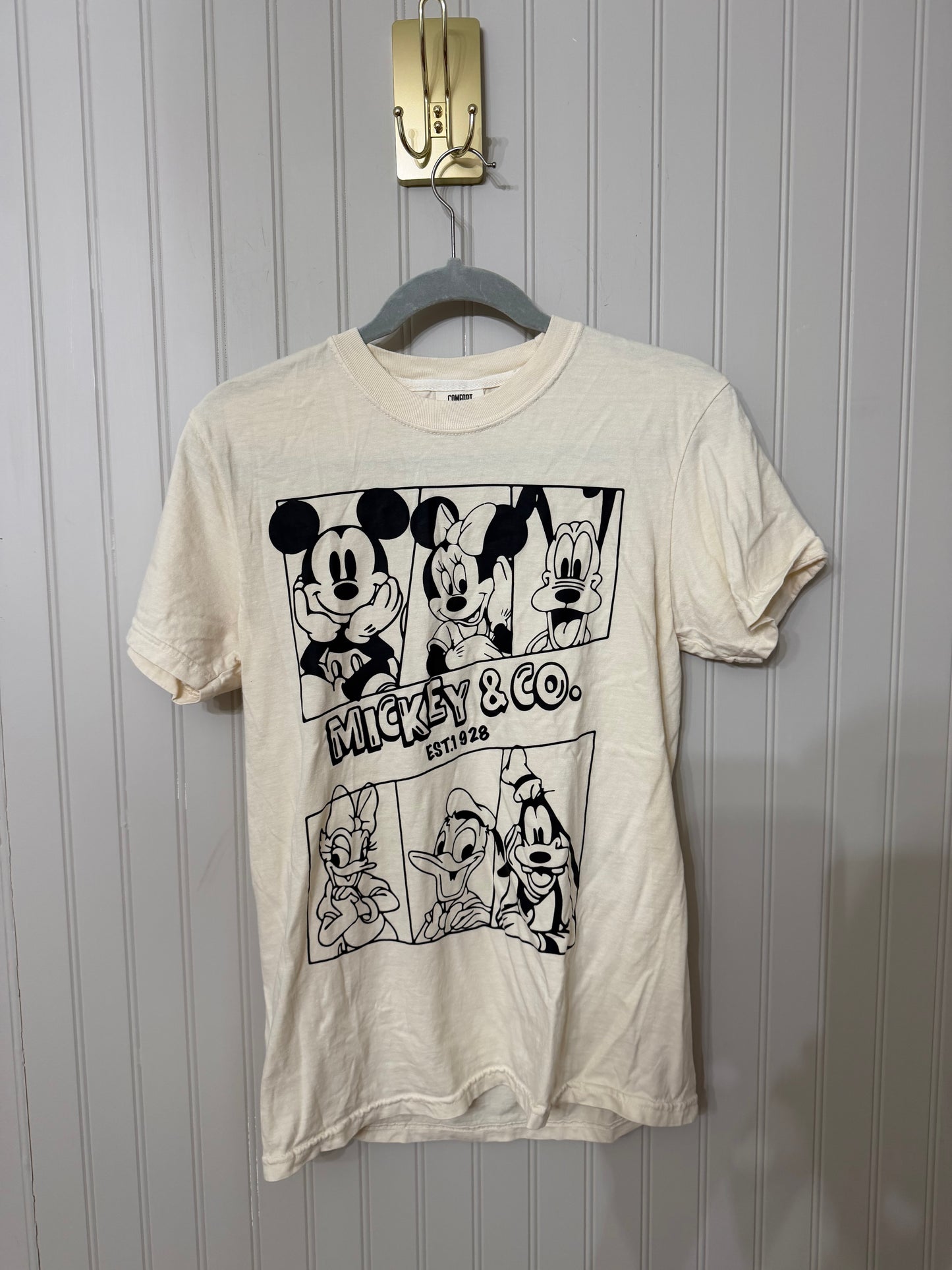 Men’s Disney Tee Size Small