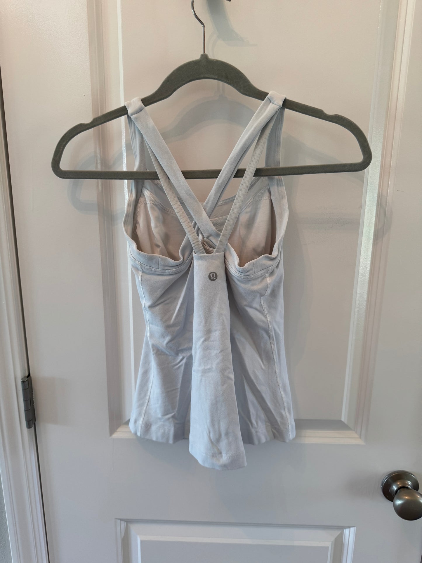Lululemon Racerback Tank w Built In Bra Women’s Size 6 White