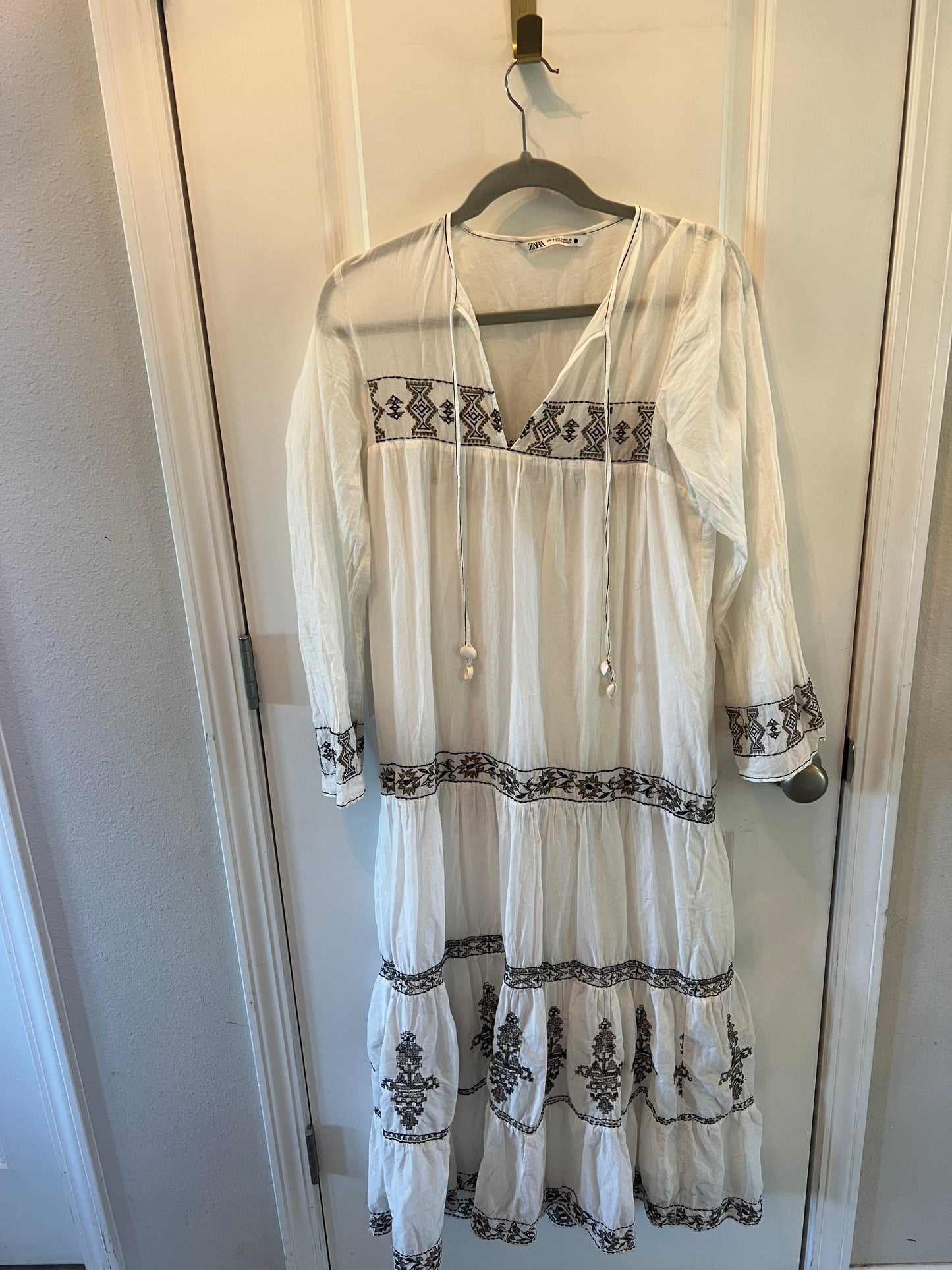 Zara Embroidered Dress Women’s Size Small White