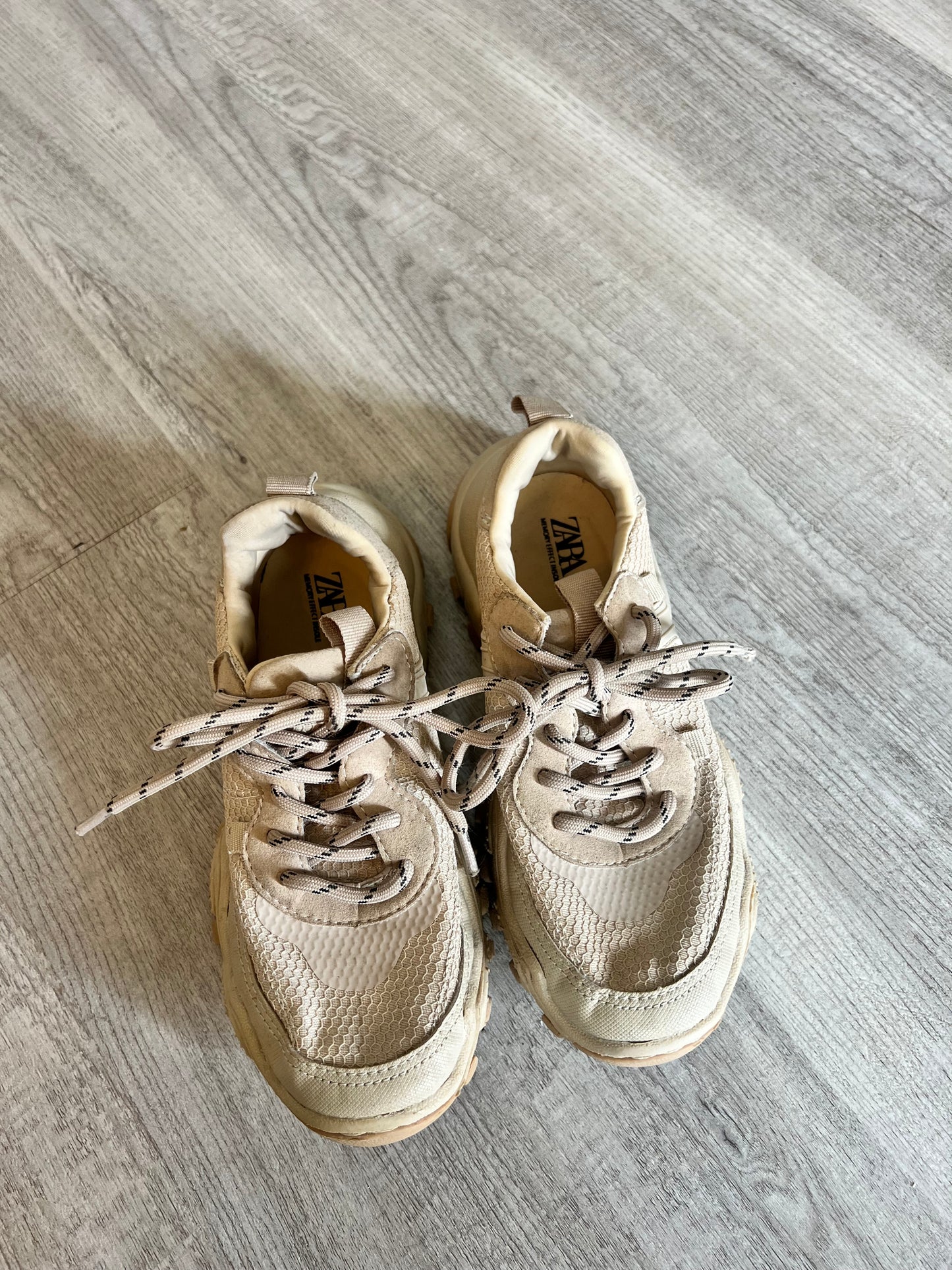 Zara Chunky Sneakers Big Kid Size 2.5 Cream