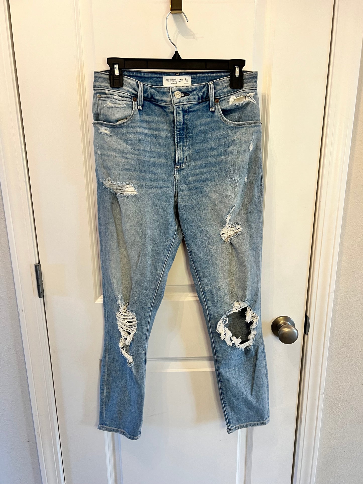 Abercrombie & Fitch The Super Skinny Ankle High Rise Distressed Jeans Women's Size 29/8 Reg