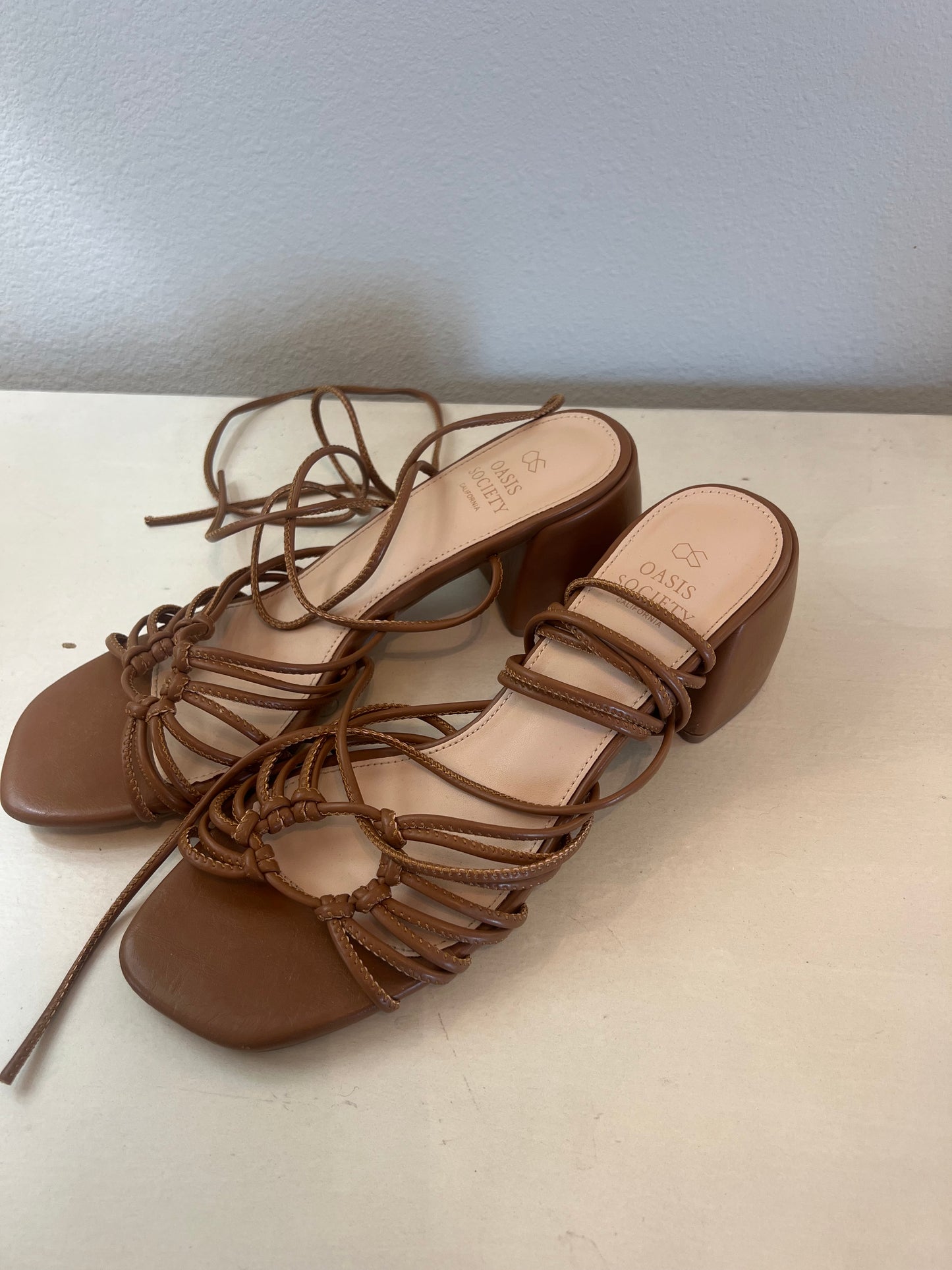 Oasis Society The Celia Chunky Heel Lace Up Sandals Women’s Size 6.5 Brown