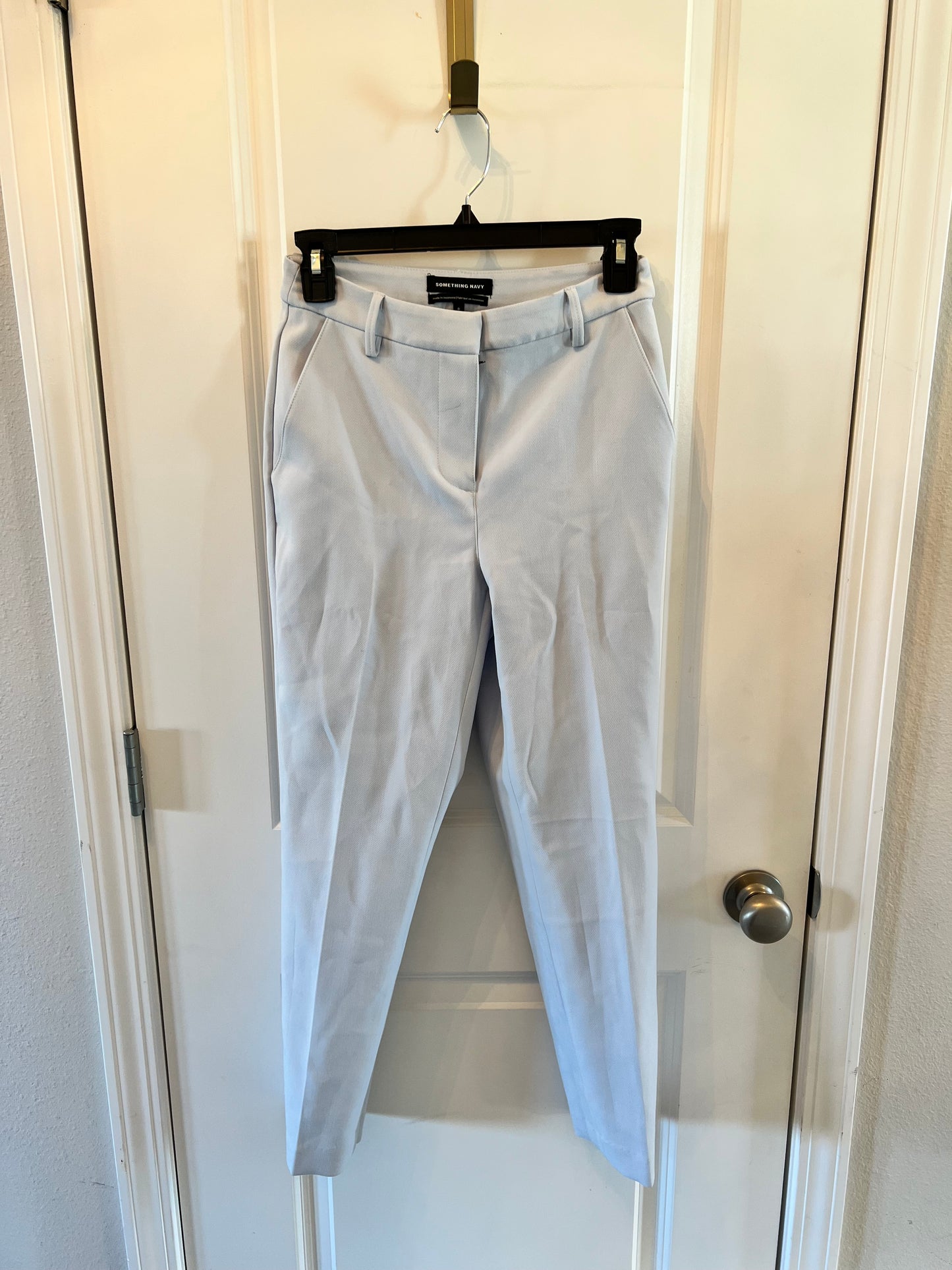 Something Navy Flat Front Trouser Women’s Size 0 Light Gray