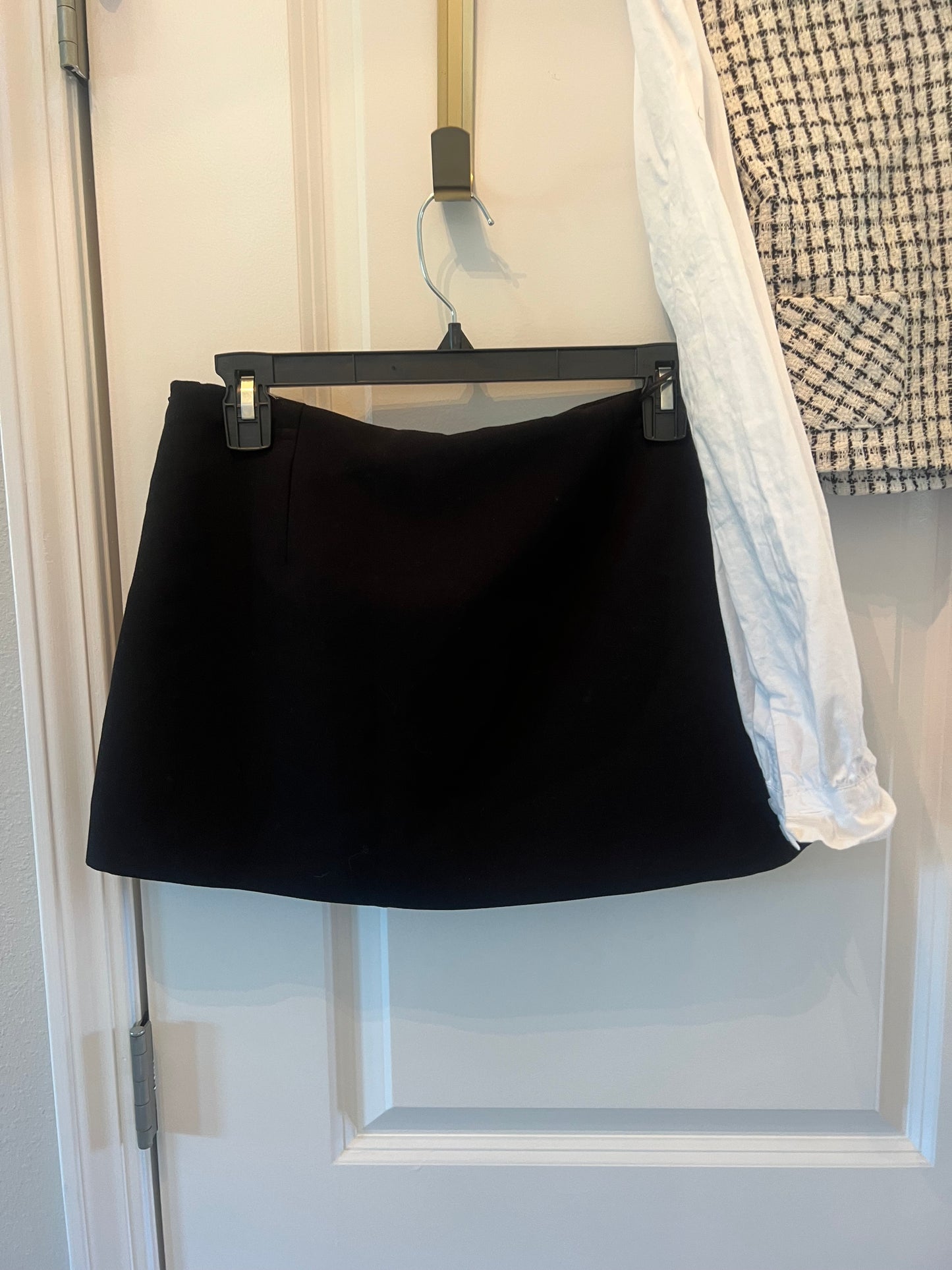 Outfit Bundle Top + Skirt Women’s Size Medium Black Gray