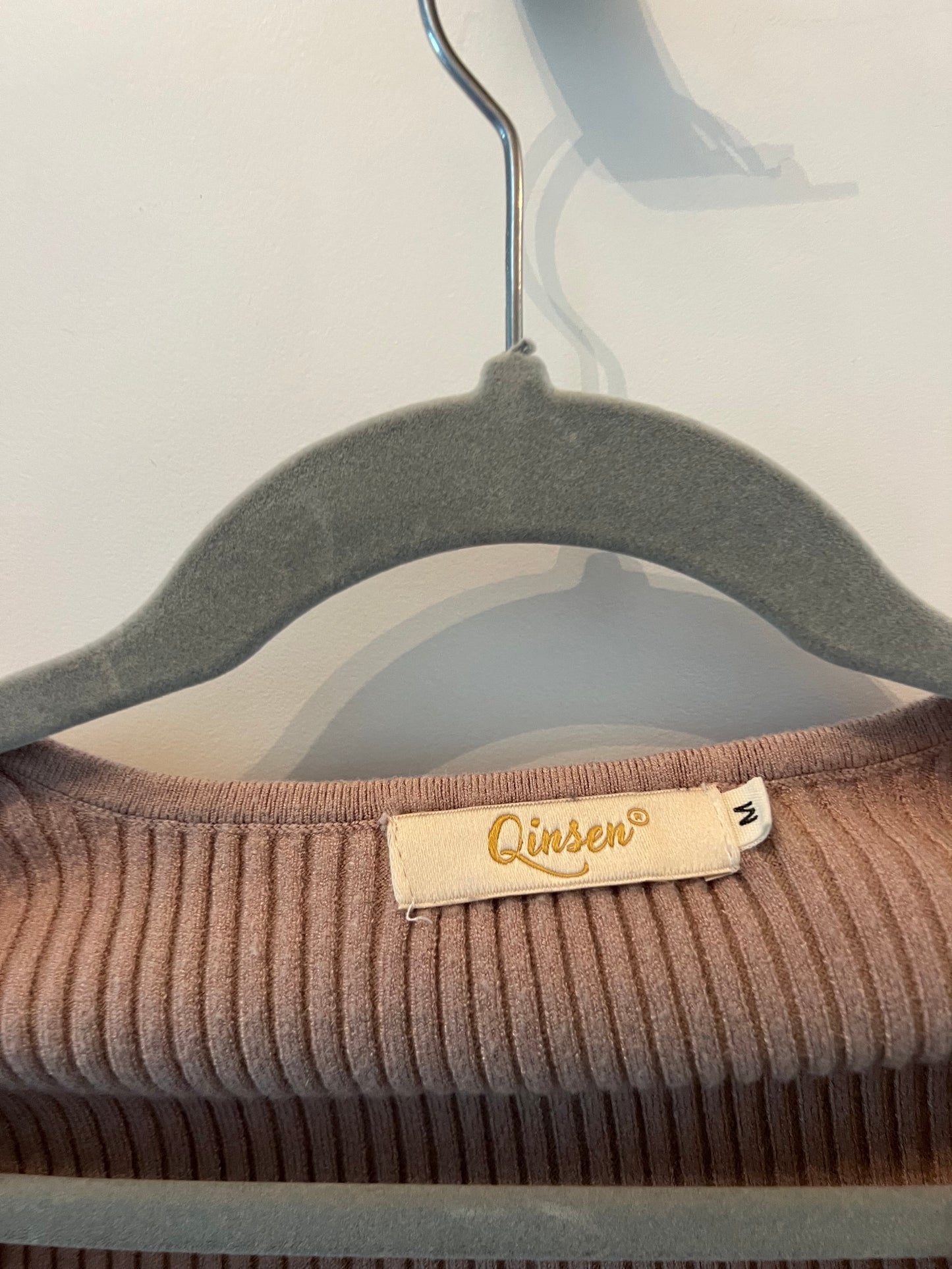 Twist Front Ribbed Cropped Sweater Women’s Size Medium Taupe