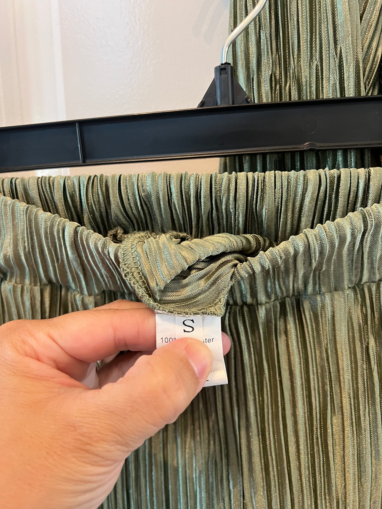 Pleated Long Sleeve Shirt & Shorts Matching Set Women’s Size Small Sage Green