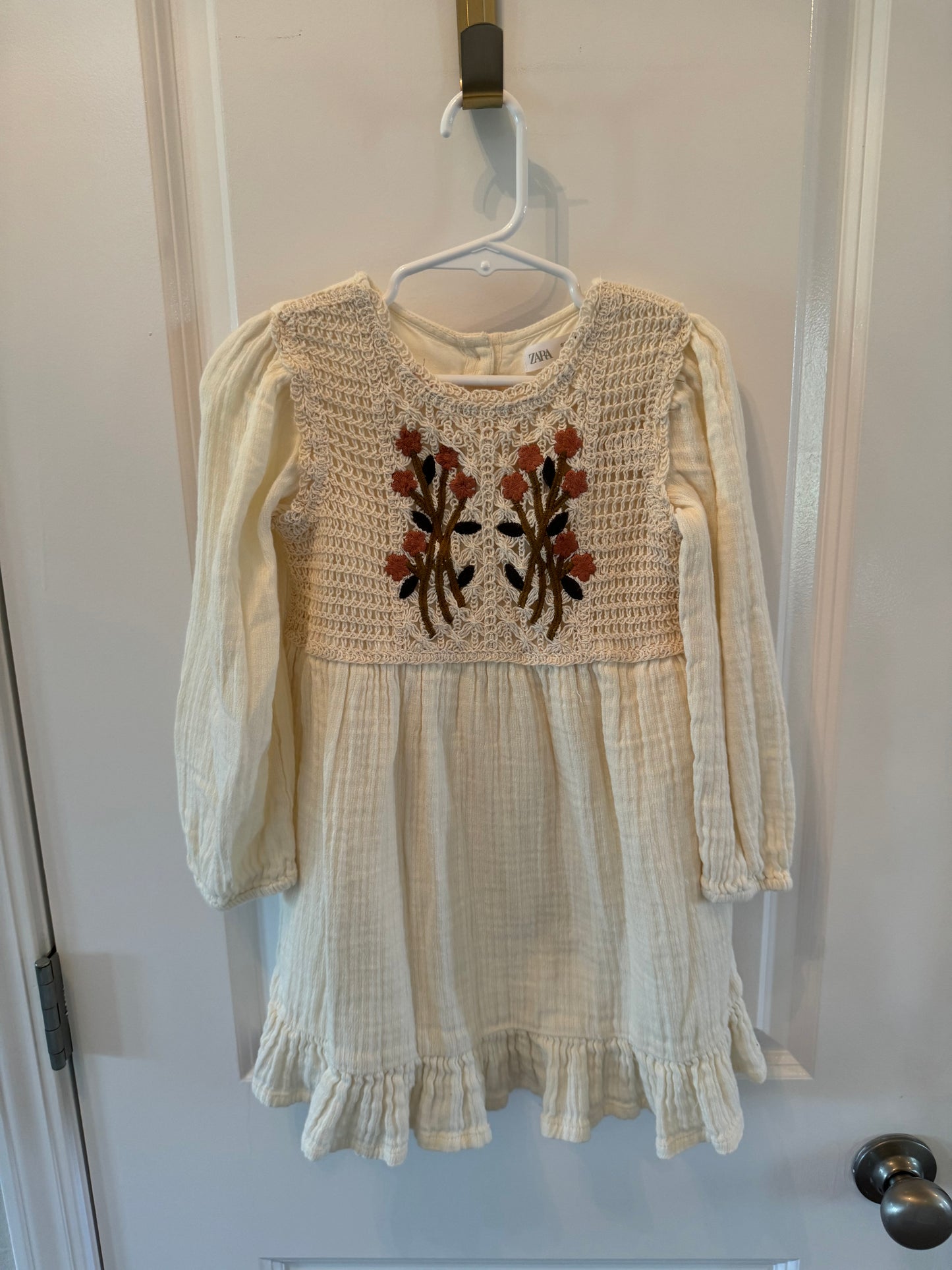 Zara Floral Embroidery Crochet Dress Size Girl’s 4-5 Years Ivory