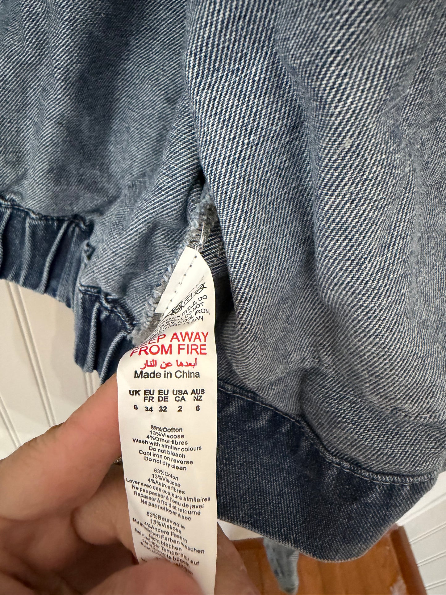 Cropped Denim Jacket Women’s Size 2