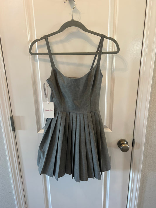 Aritzia Sunday Best Trix Bustier Mini Dress w Pleats Women’s Size 00 Heather Charcoal