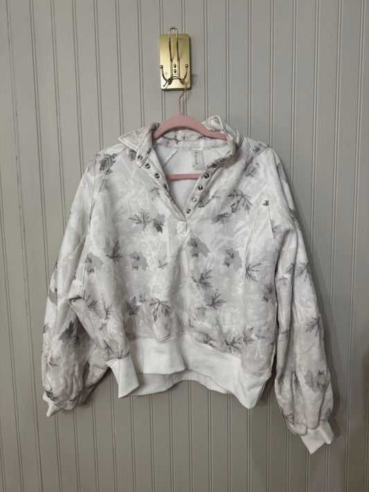 Altar’d State Peak Balloon Sleeve Camo Pullover Women’s Small