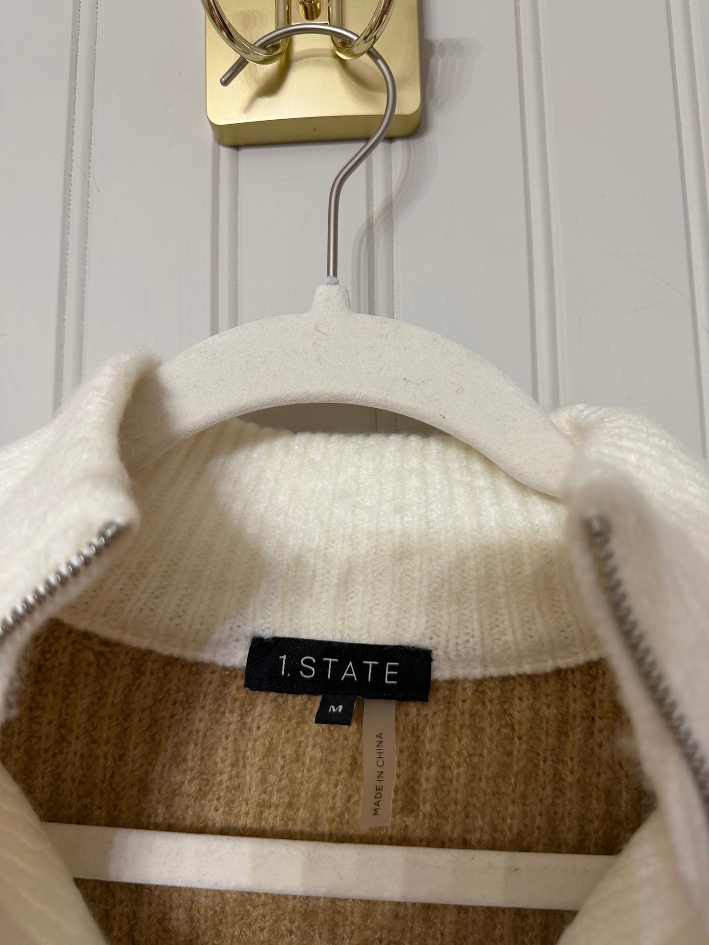1 State Women’s Sweater Size Medium