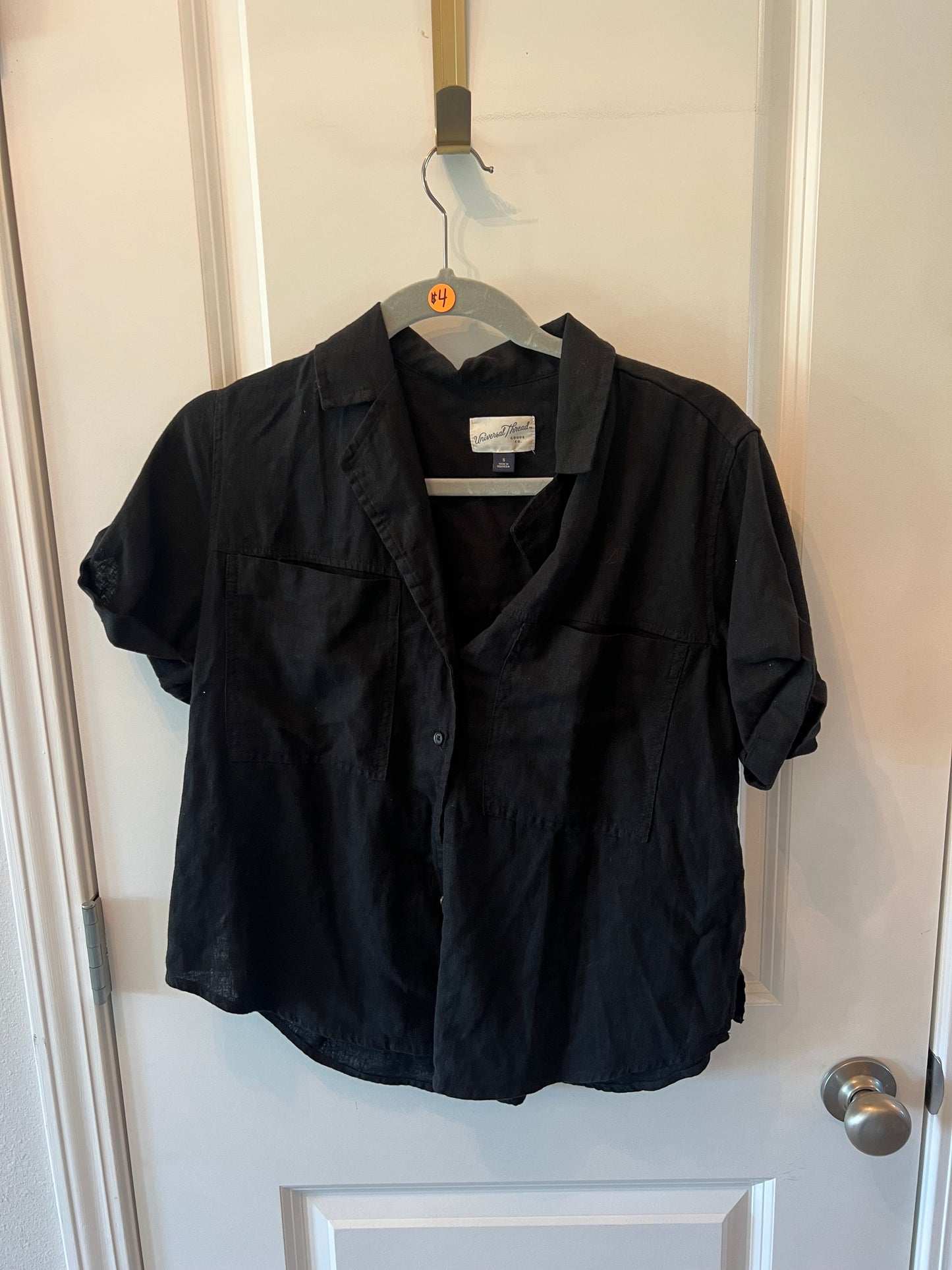 Universal Thread Short Sleeve Button Front Top Women’s Size Small Black