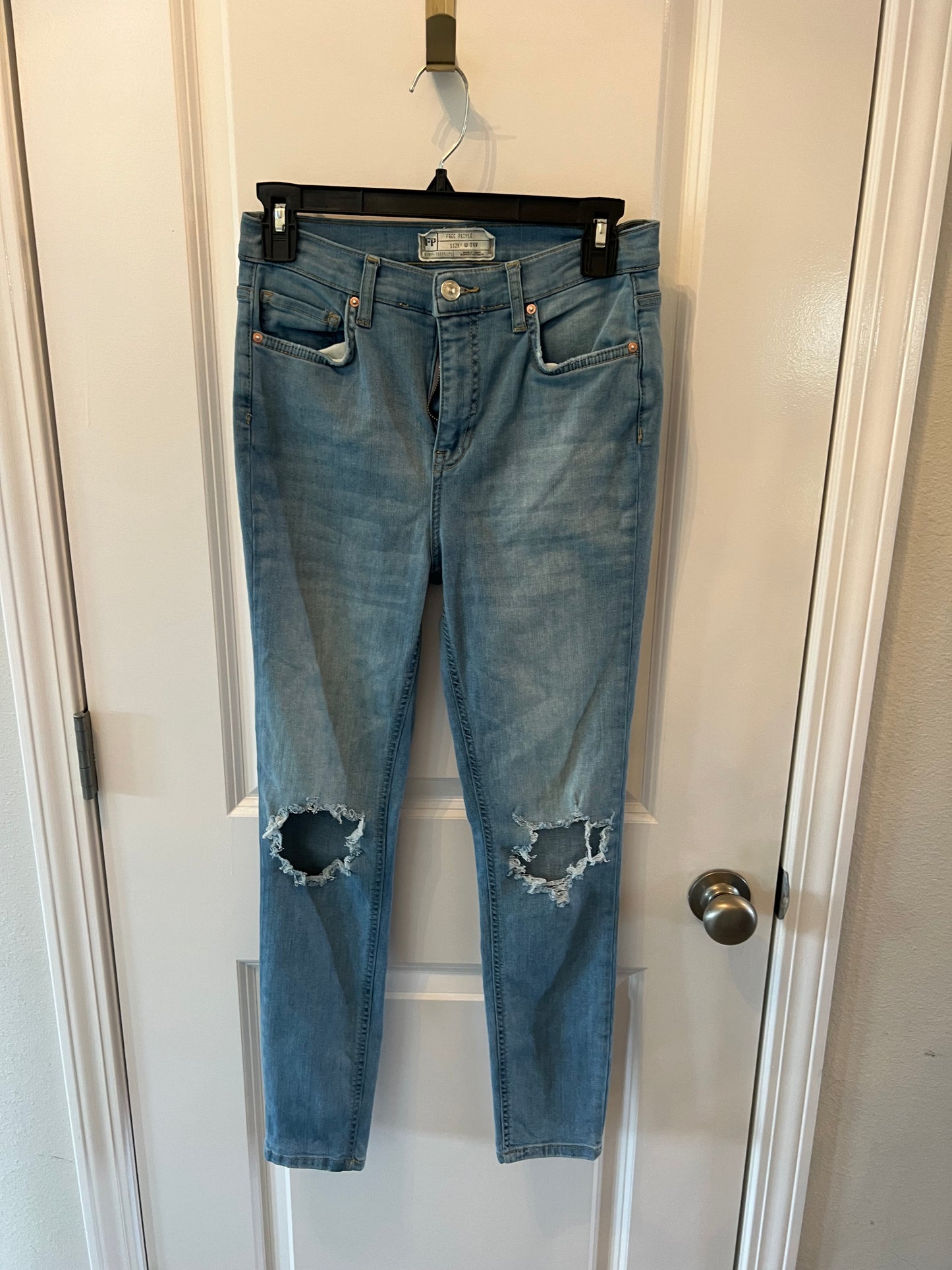 Free People Distressed Jeans Size 28 Reg Mid Wash