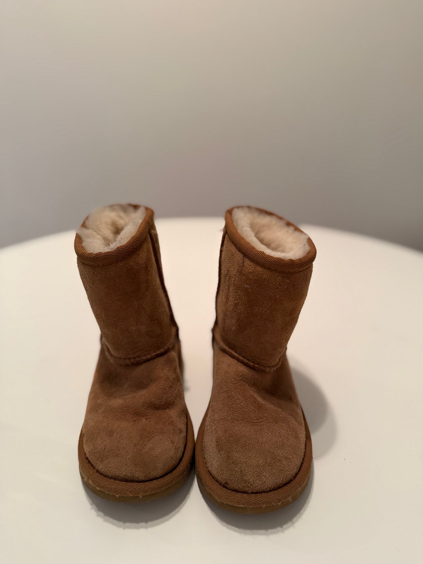 Ugg Boots Toddler Size 9T Chestnut
