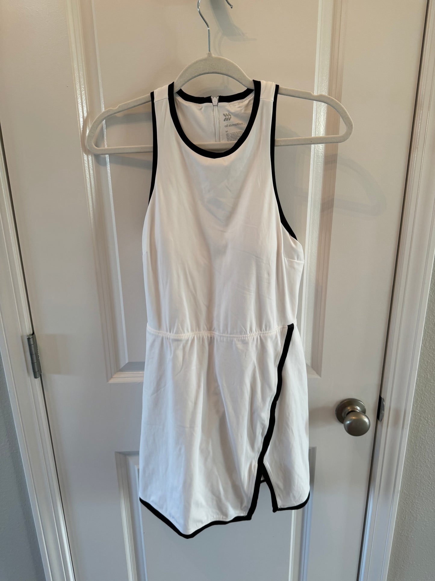 All in Motion Tennis Dress w Built in Shorts Women’s Size Medium White