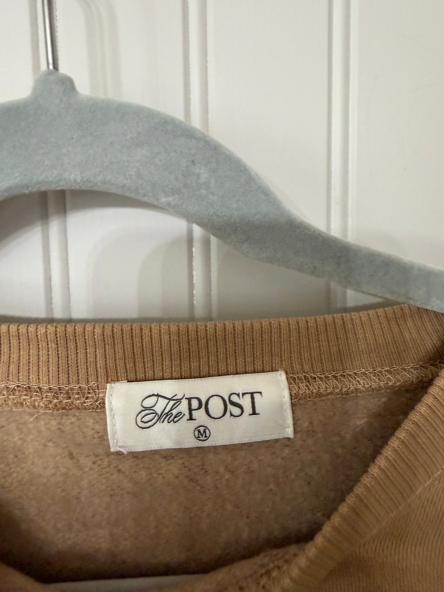 The Post Sweatshirt Women’s Medium Tan