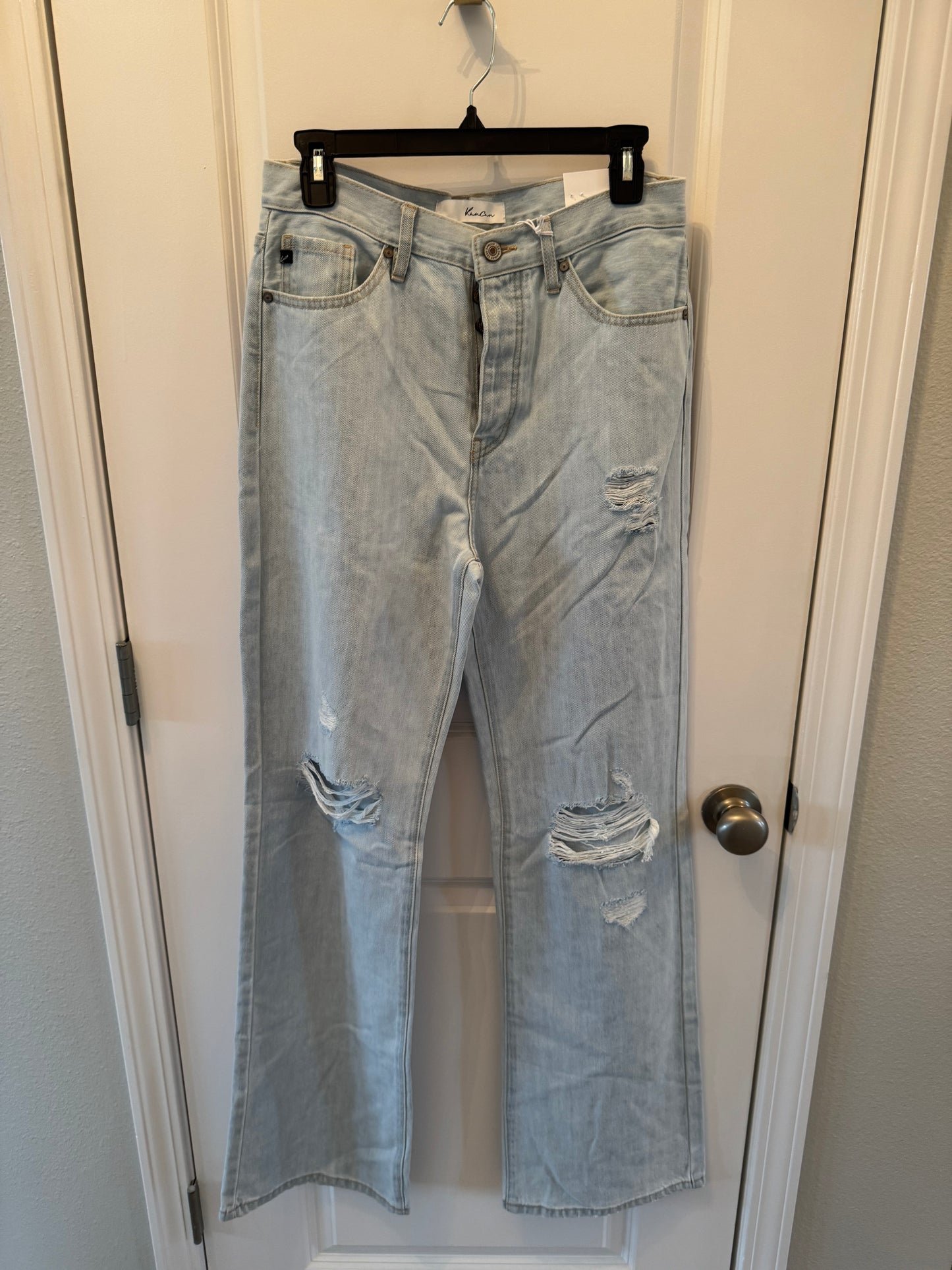 Kancan Distressed Light Wash Jeans Jr’s Size 7 (Women’s 27) NWT