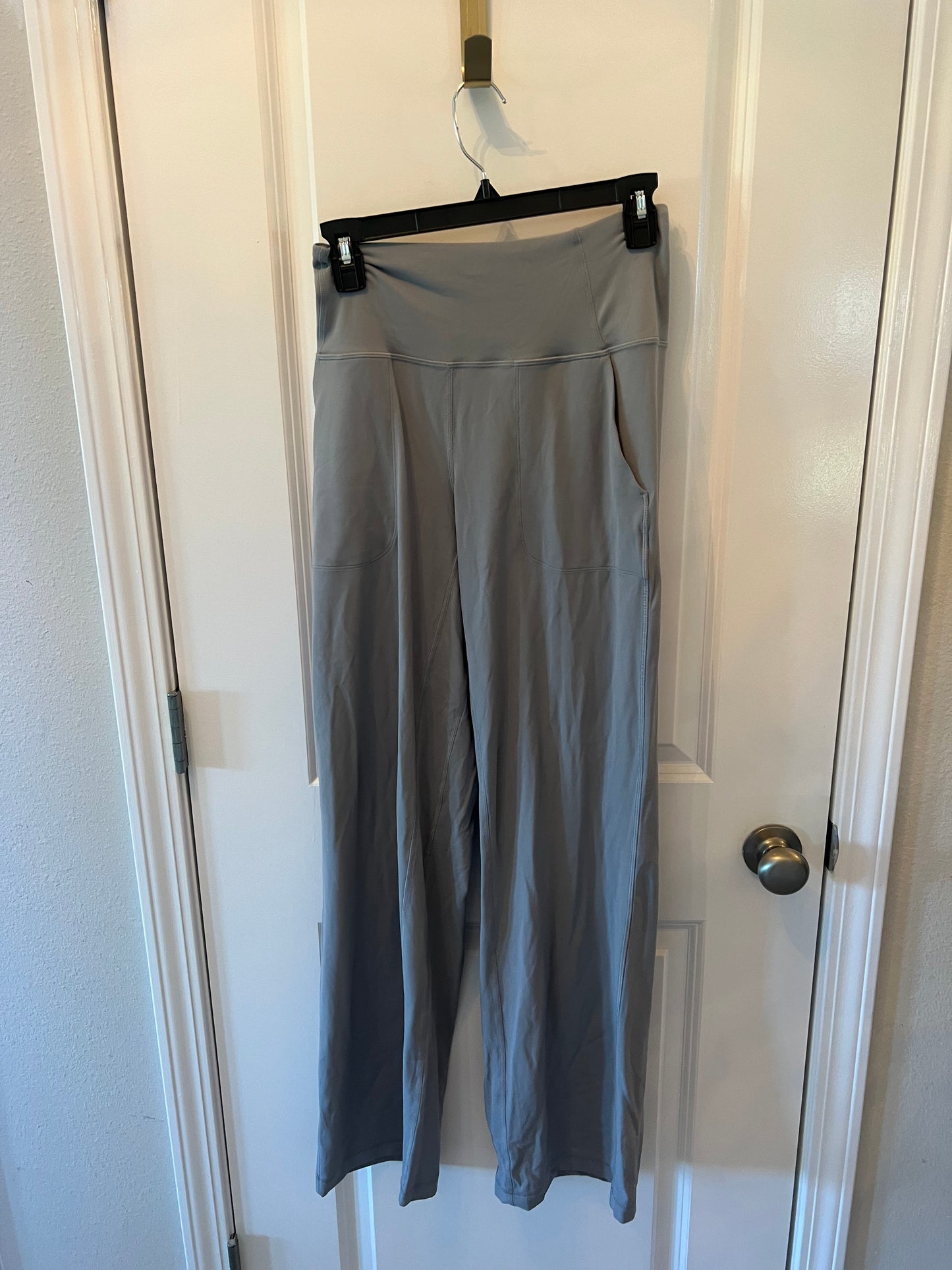 Lululemon Wide Leg Flare Leggings Women’s Size 6 Gray