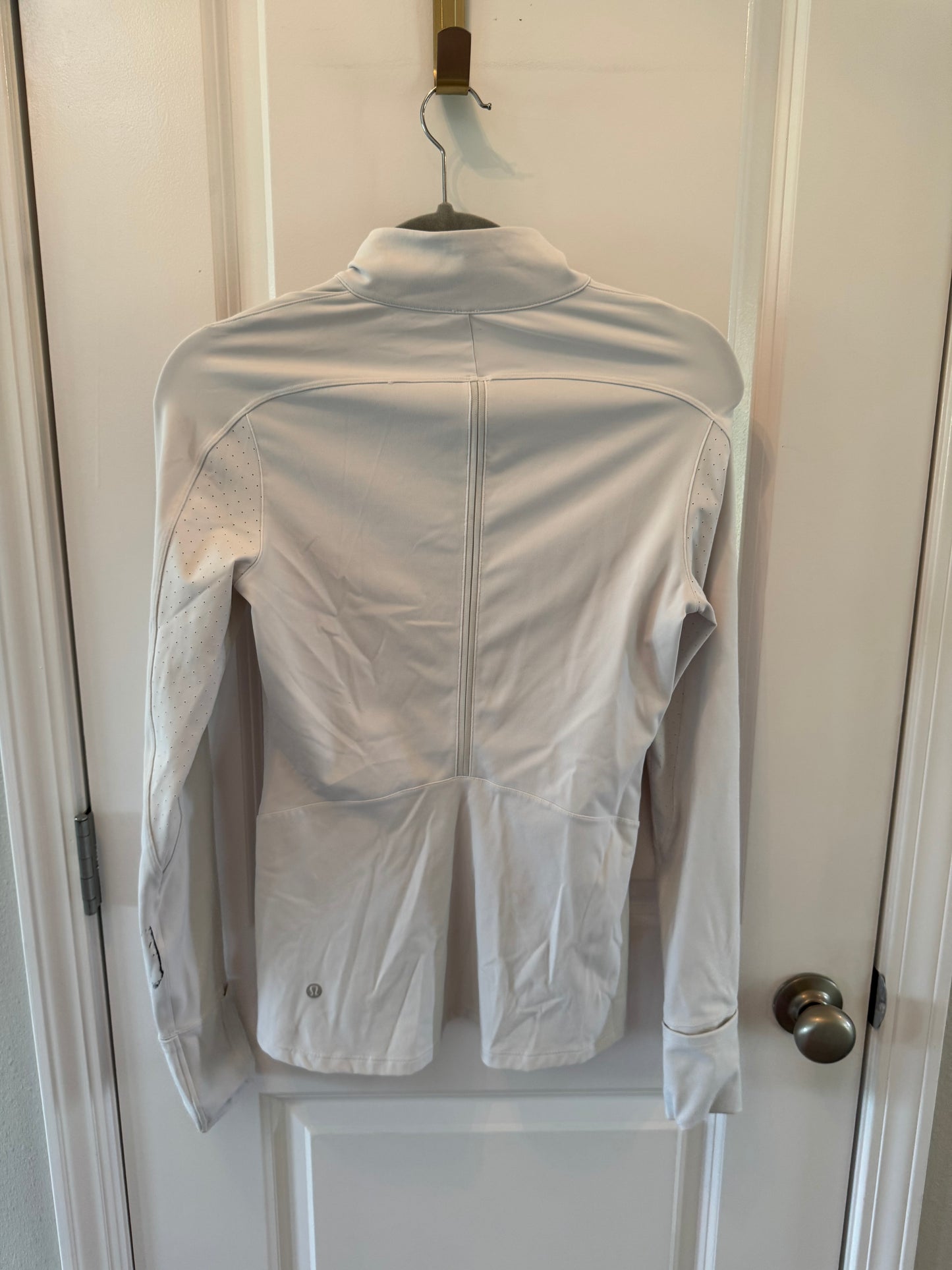 Lululemon Jacket Women’s Size 6 (black stain on sleeve as shown)