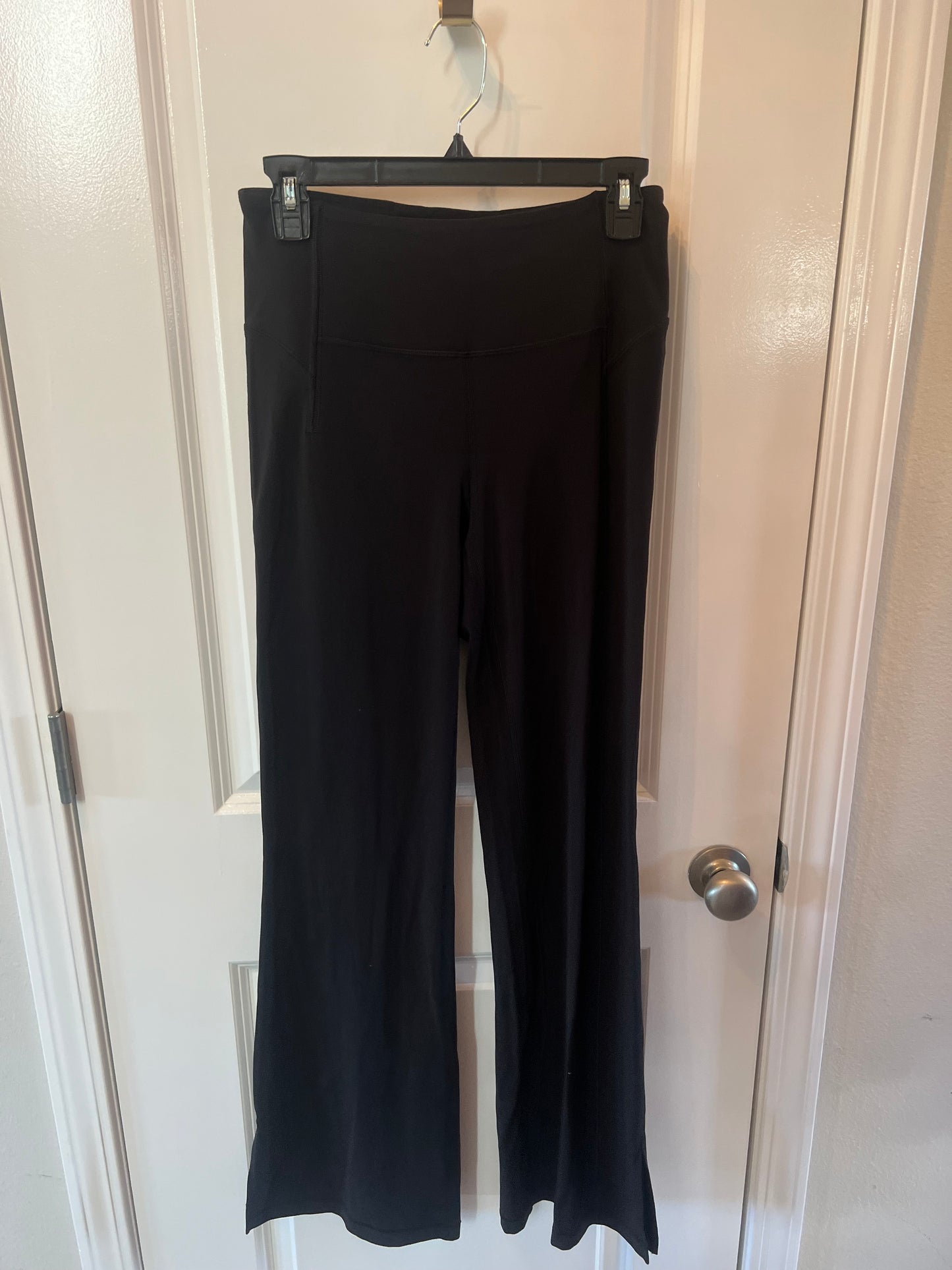 Lululemon Flare Yoga Pants Women’s Size 8 (Medium) Black