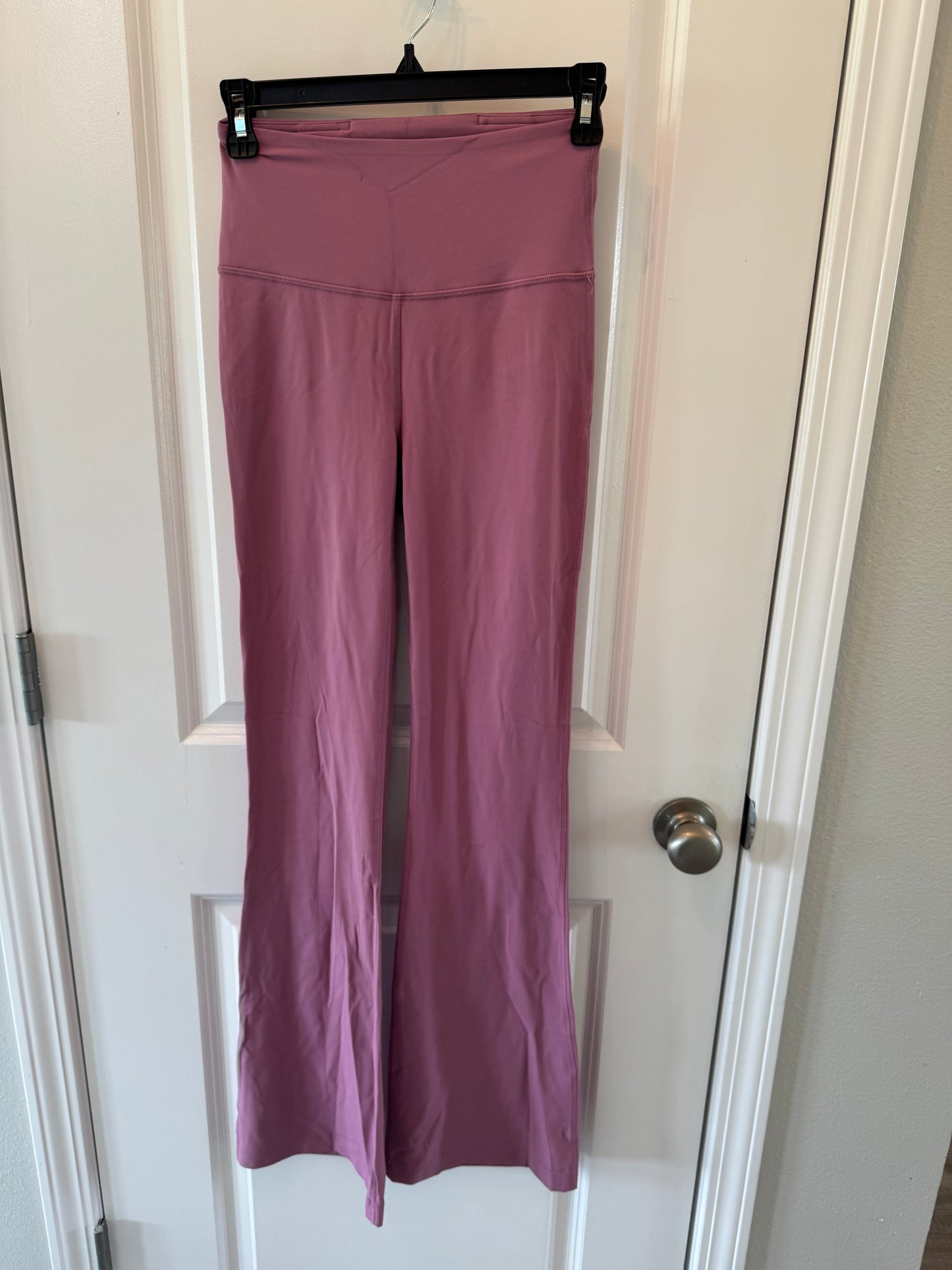 Lululemon Groove Flared Pant Women’s Size 4 Lavender Lux