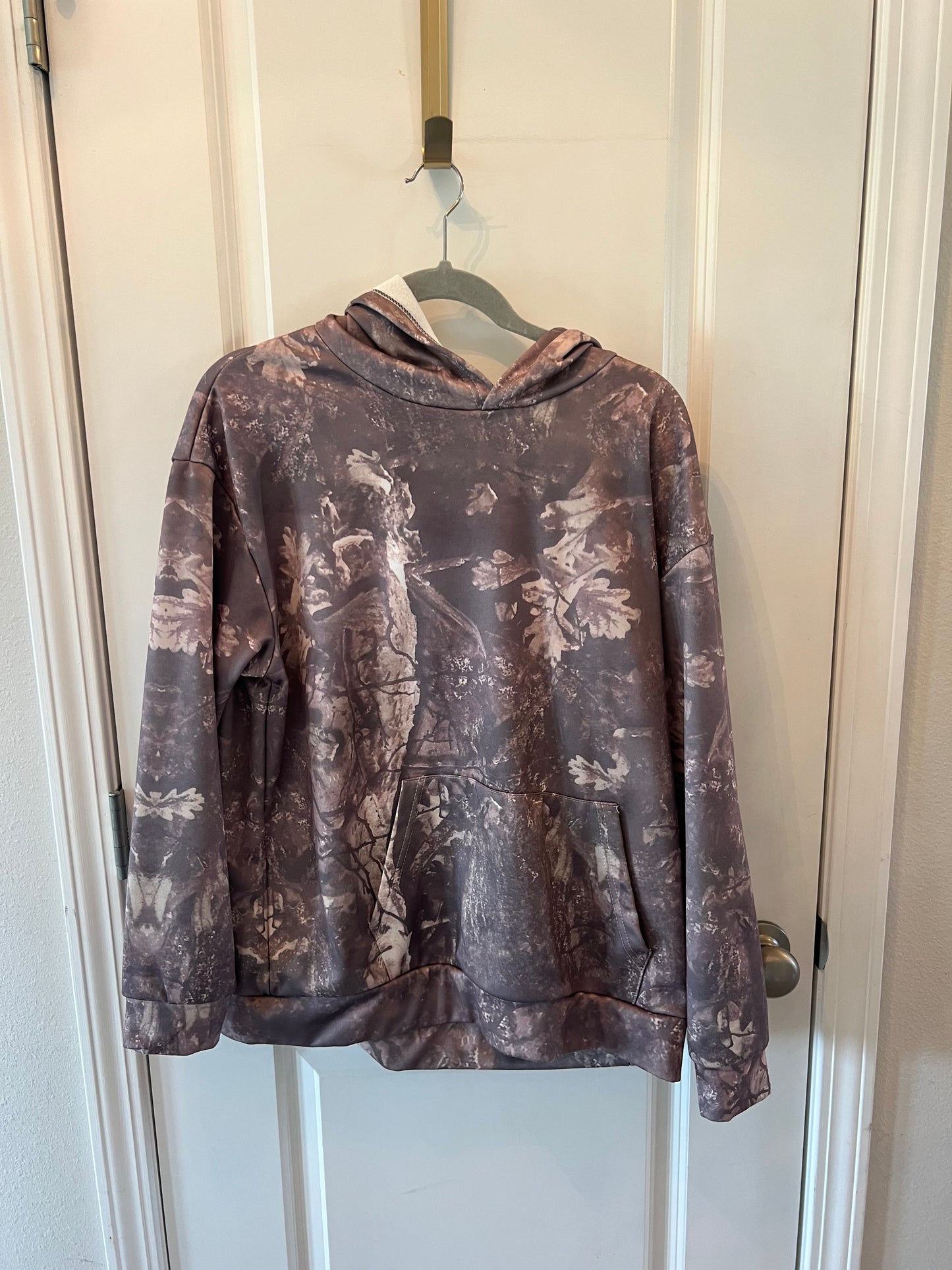 Camo Hoodie Women’s Size Large Purple