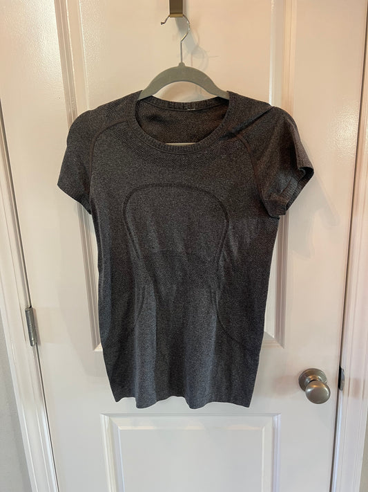 Lululemon Swiftly Tech Short Sleeve Shirt Women’s Size 8 Charcoal