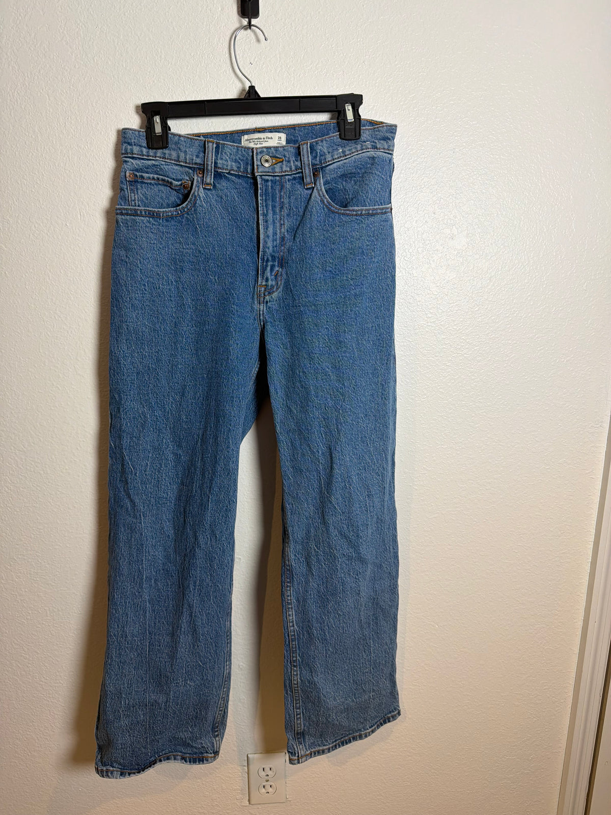 Abercrombie 90s HighRise Jeans Size 28 short